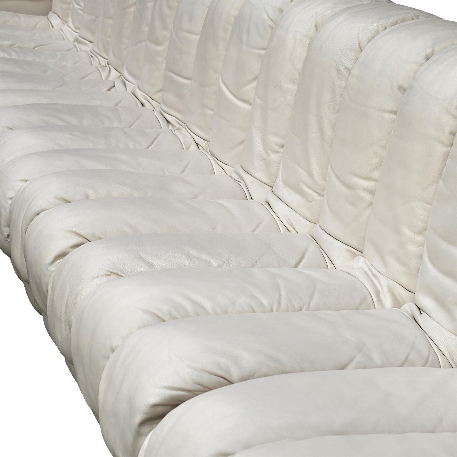 20-Piece De Sede DS600 'Snake' Non-Stop Sectional Sofa in Crème White Leather 4