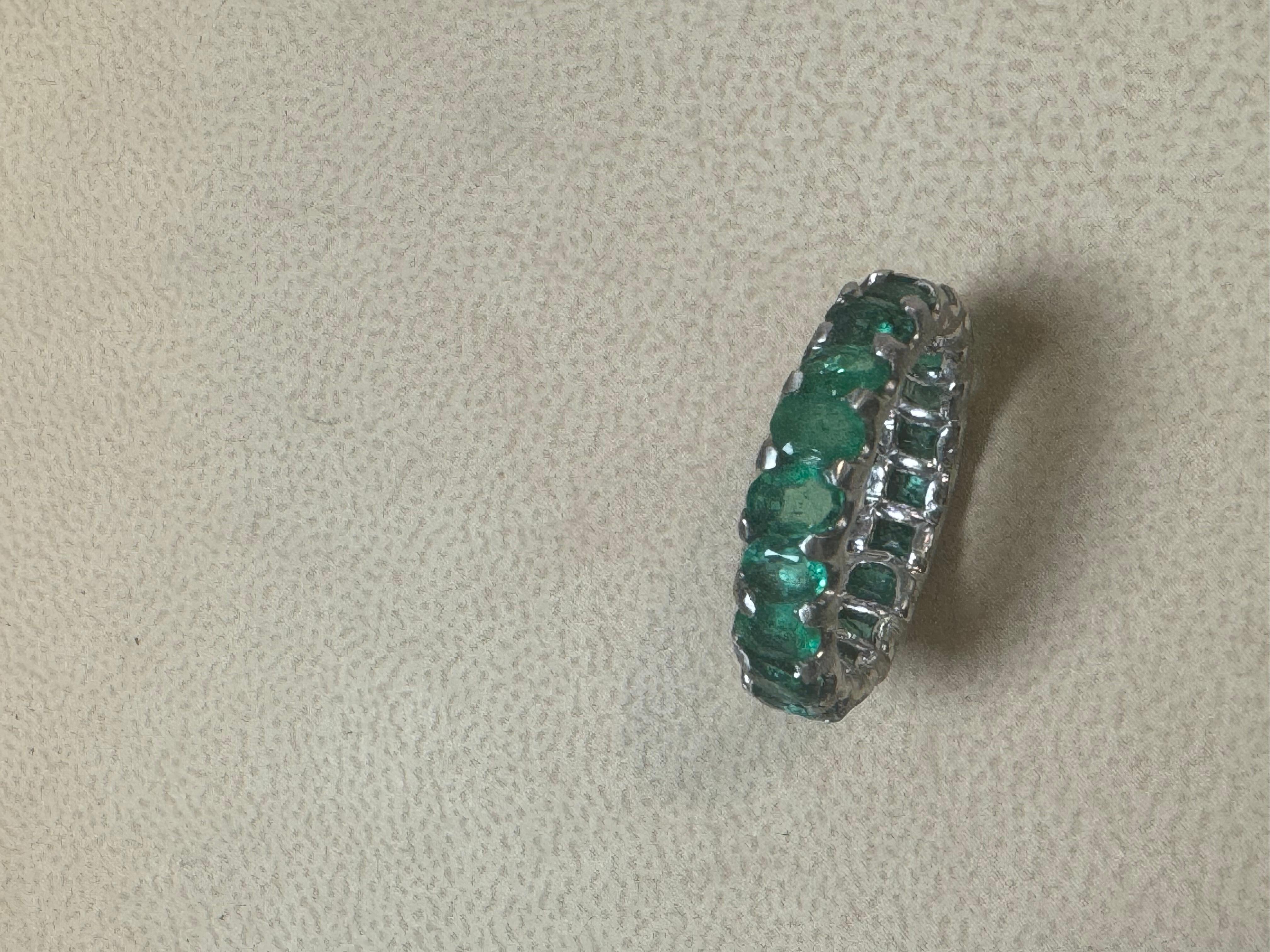 20 Pointer Each 4 Carat Emerald Anniversary Eternity Band / Ring Platinum For Sale 9