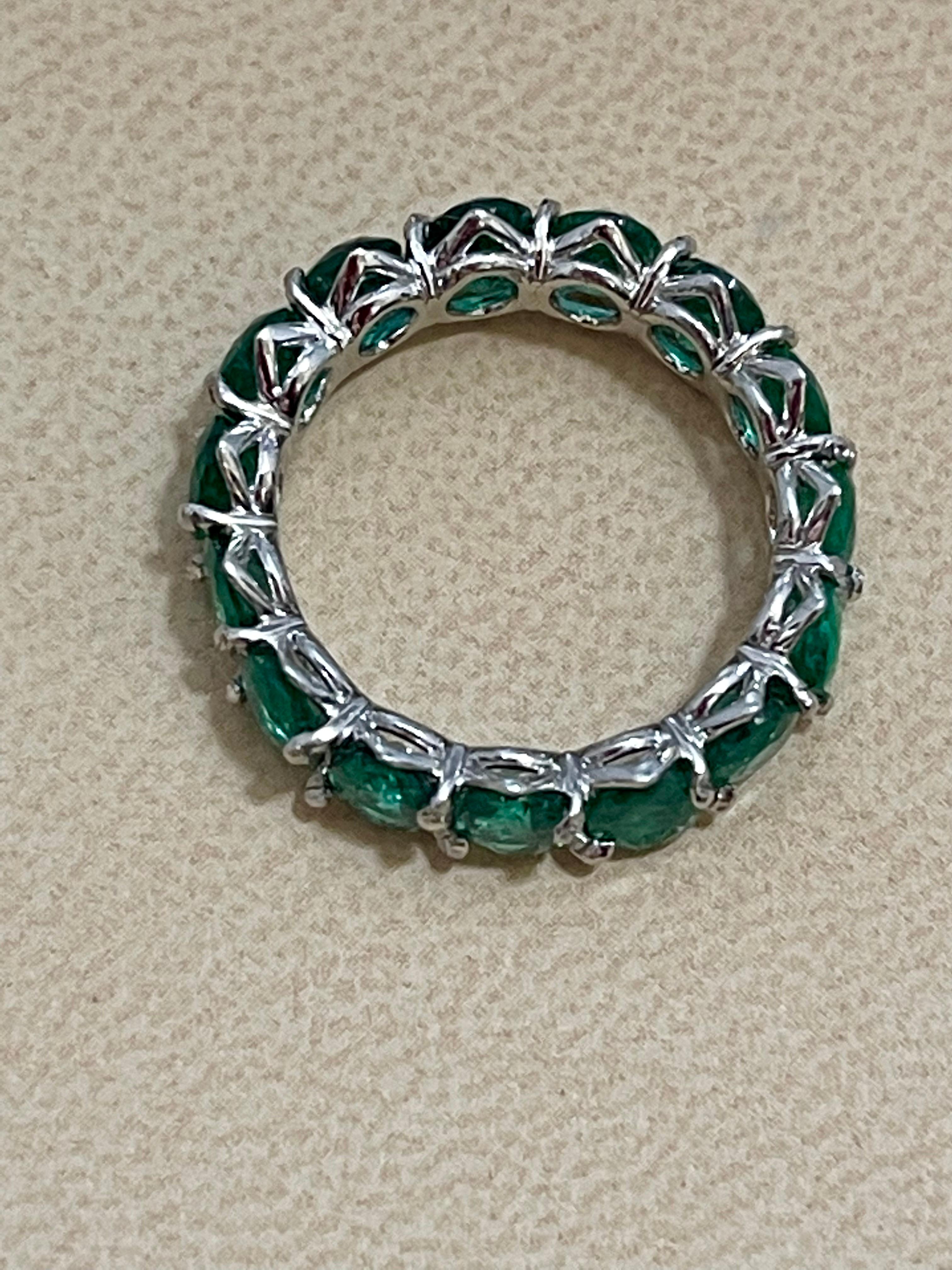 20 Pointer Each 4 Carat Emerald Anniversary Eternity Band / Ring Platinum In Excellent Condition For Sale In New York, NY