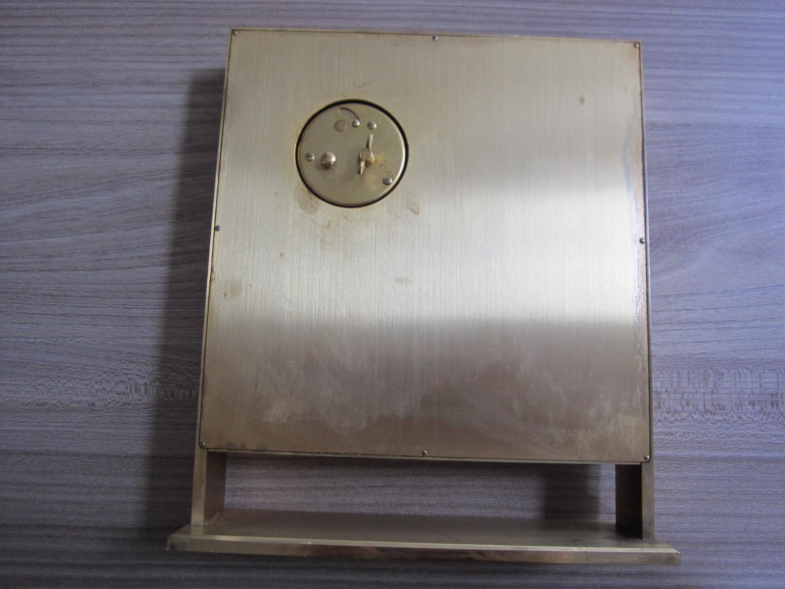 Large Work Stylisch Table Clock made by Jaeger LeCoultre 60s, good condition.