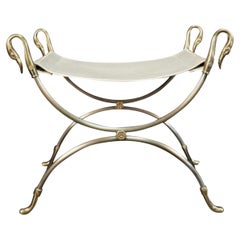 20ème siècle Tabouret curule en acier argenté néoclassique avec tête de Swan