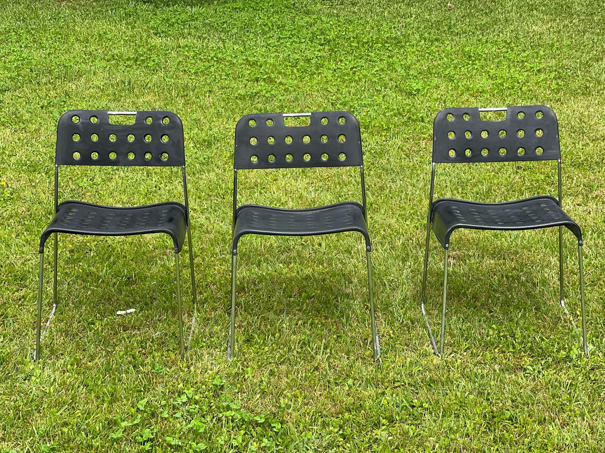 20 th CentuSet of 9 stackable chairs Omstak Rodney Kinsman for Bieffeplast, 1960 In Good Condition For Sale In Saint Rémy de Provence, FR