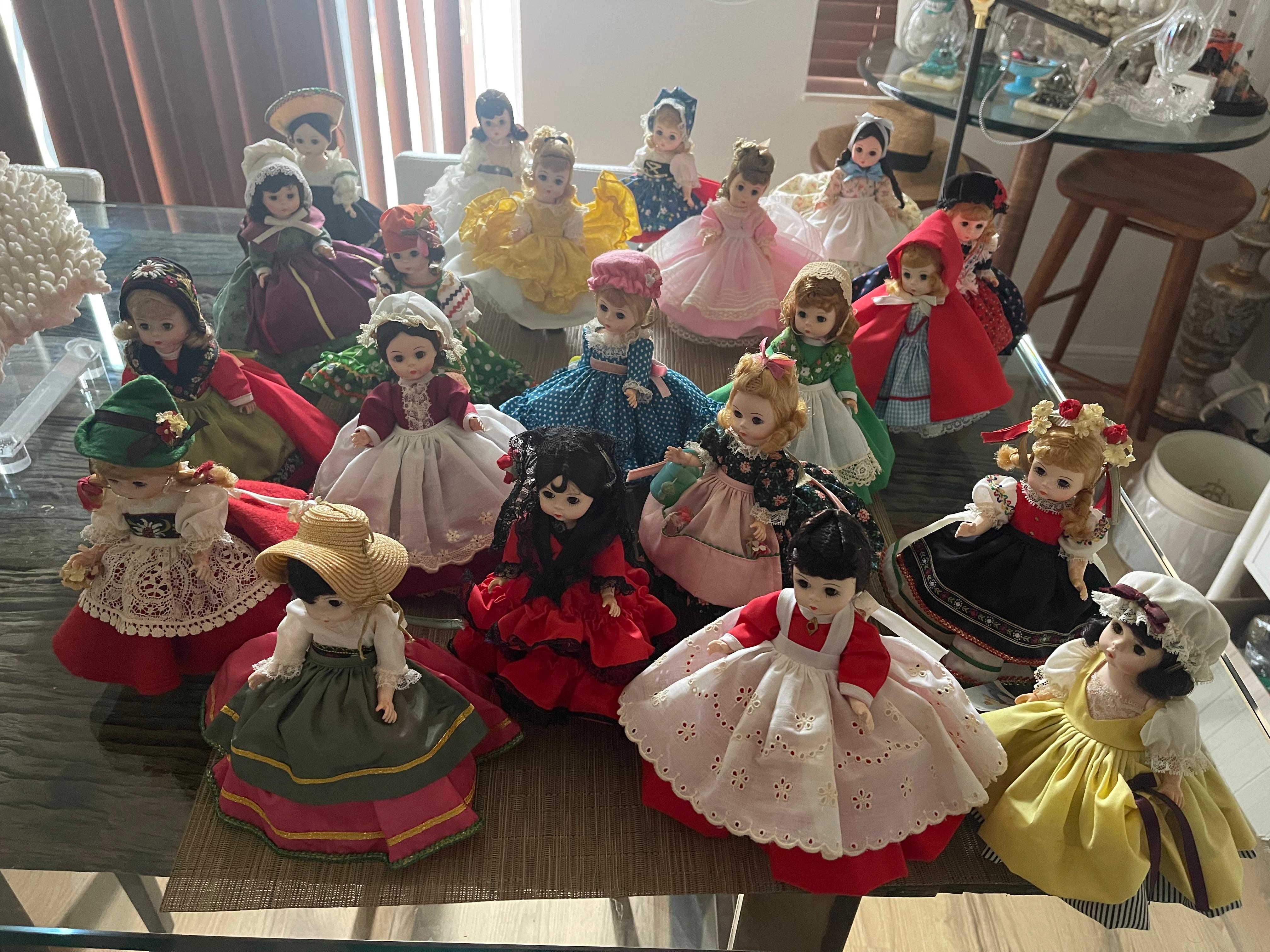 20 Vintage Madame Alexander 8” Dolls Restrung Collection For Sale 3