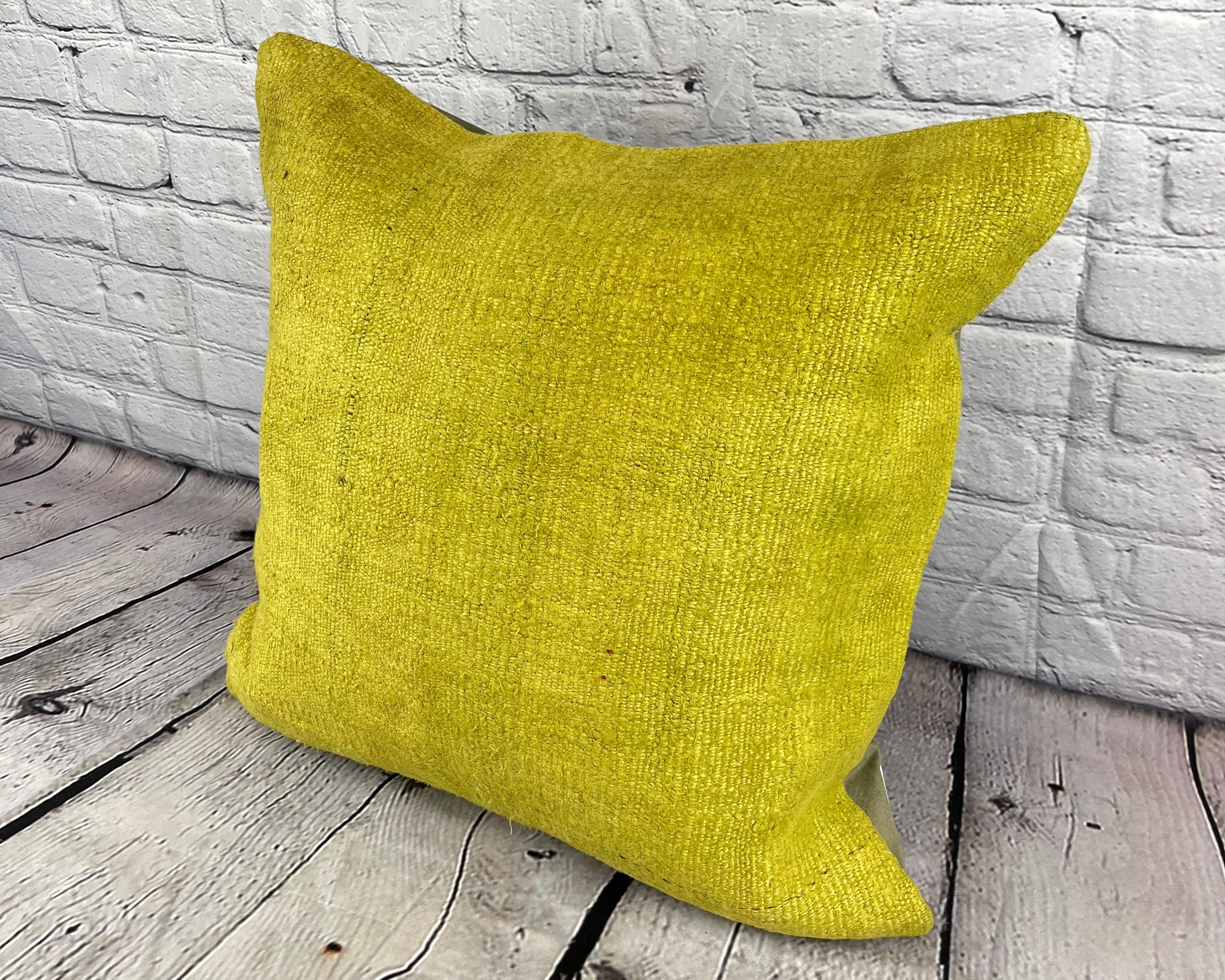 20 x 20 Cojín turco de cáñamo Funda de cojín verde natural #6299 Eleva la decoración de tu hogar con nuestro cojín turco de cáñamo. Esta exquisita funda de almohada, meticulosamente tejida a mano, añade un toque de elegancia y sofisticación a
