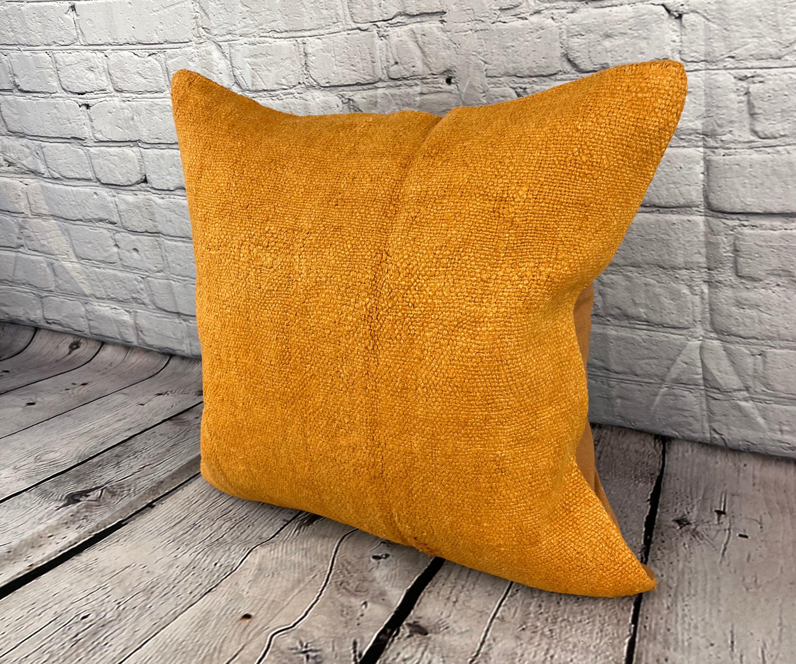 20 x 20 Almohada de cáñamo Cojín turco Funda de cojín naranja natural #6290 Eleva la decoración de tu hogar con nuestra Almohada de cáñamo Cojín turco. Esta exquisita funda de almohada, meticulosamente tejida a mano, añade un toque de elegancia y