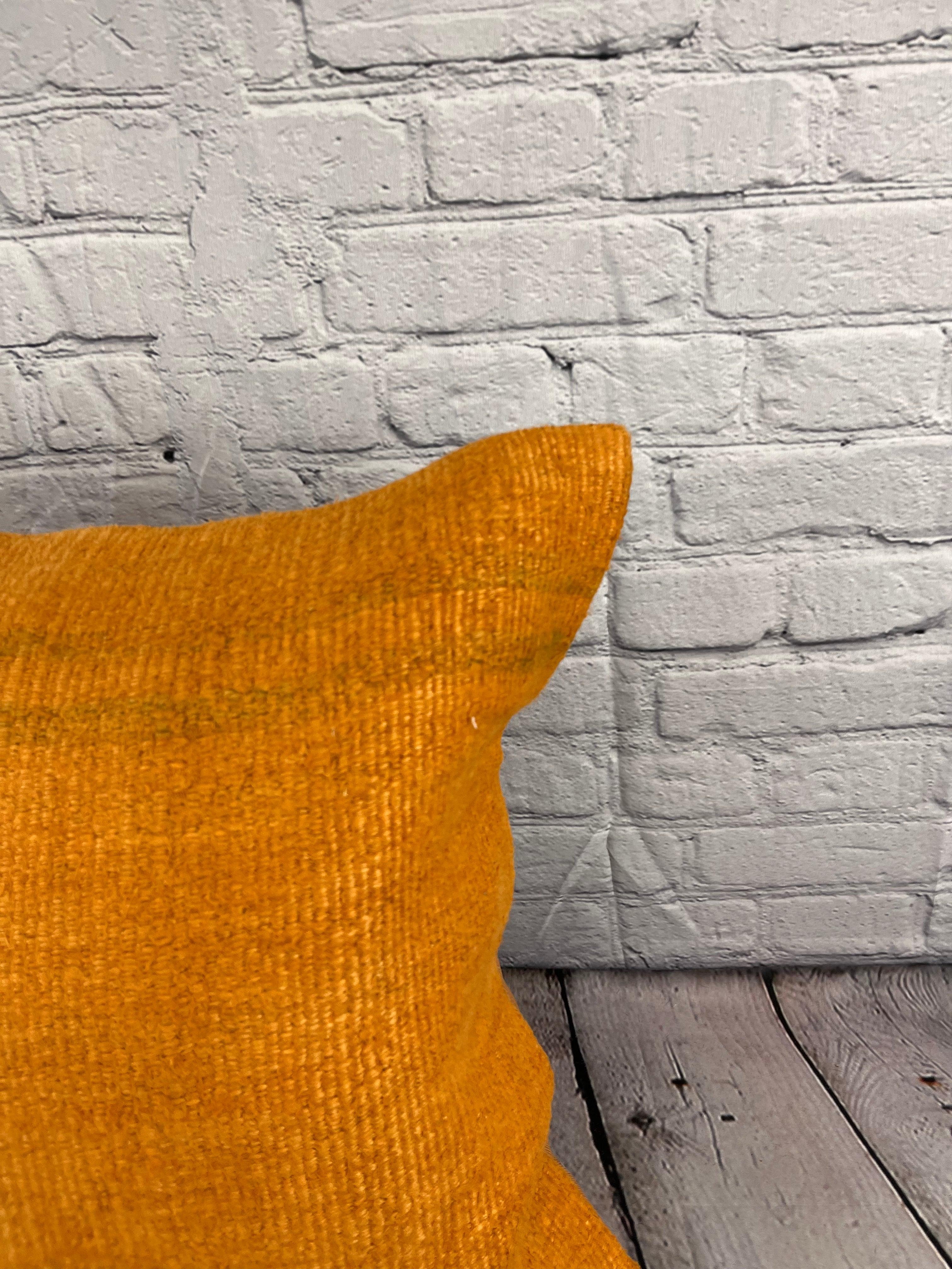 20 x 20 Hemp Kissen Türkisches Kissen mit natürlichem orangefarbenem Kissen-Kissenbezug #6296 (Handgeknüpft) im Angebot