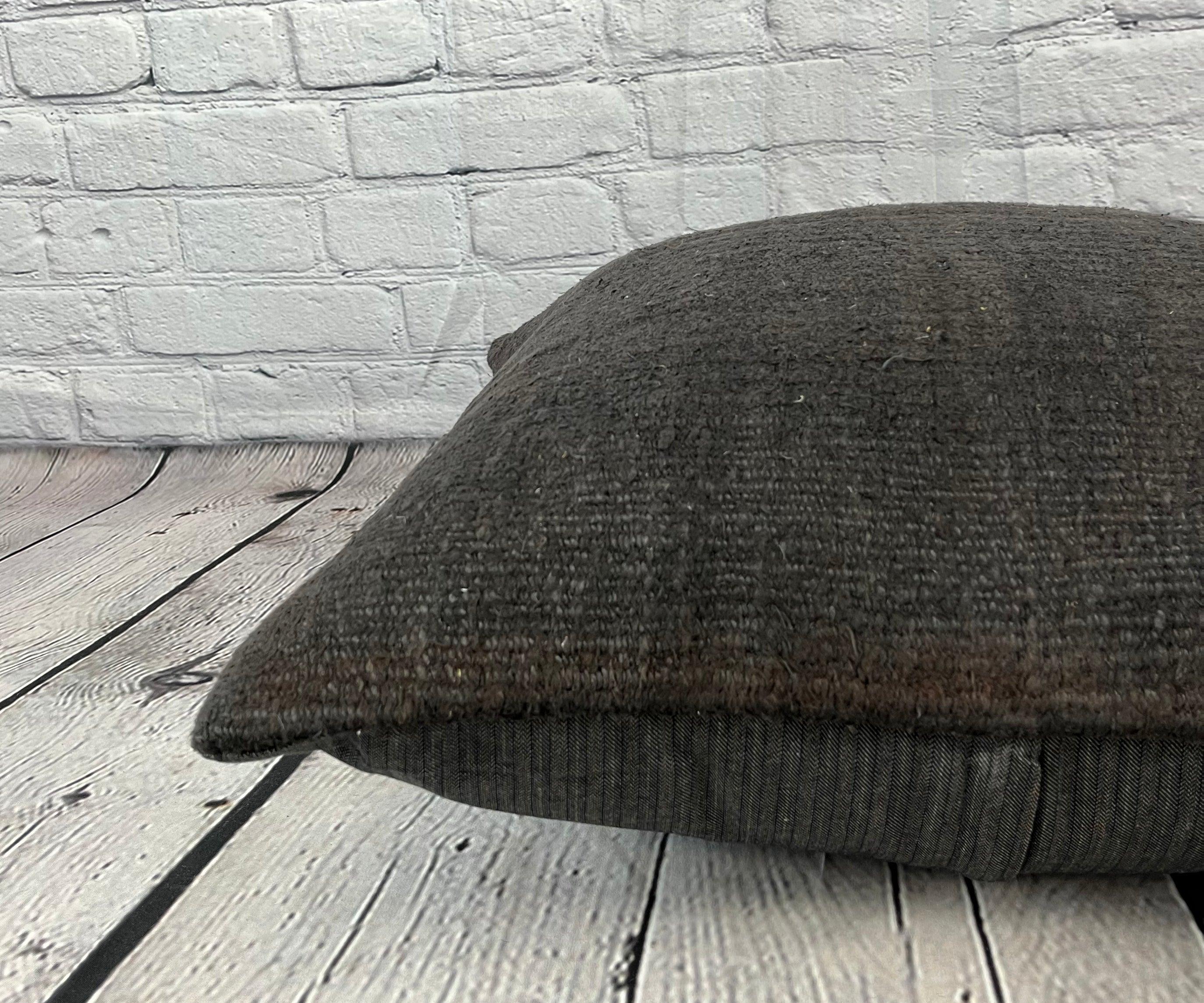 20 x 20 Saum Türkisches Kissen Natürliches Grayish Schwarzes Kissen Cushion Deckel #6322 im Zustand „Neu“ im Angebot in Houston, TX