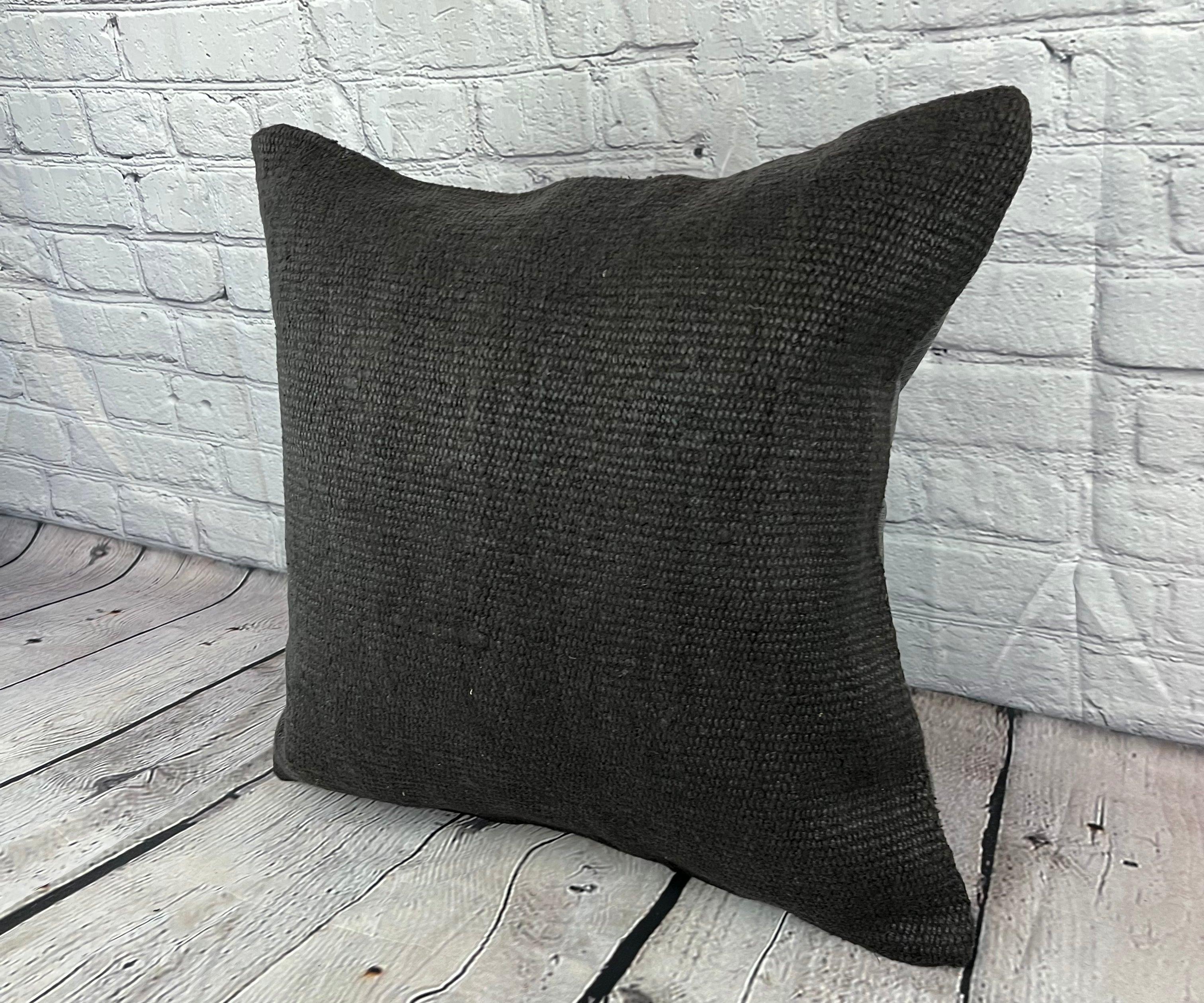 20 x 20 Hanf-Kissen Türkisches Kissen Natürliches Grau-Schwarzes Kissen Kissenbezug #6336 Werten Sie Ihr Zuhause mit unserem Hanf-Kissen Türkisches Kissen auf. Dieser exquisite, sorgfältig handgewebte Kissenbezug verleiht jedem Raum einen Hauch von