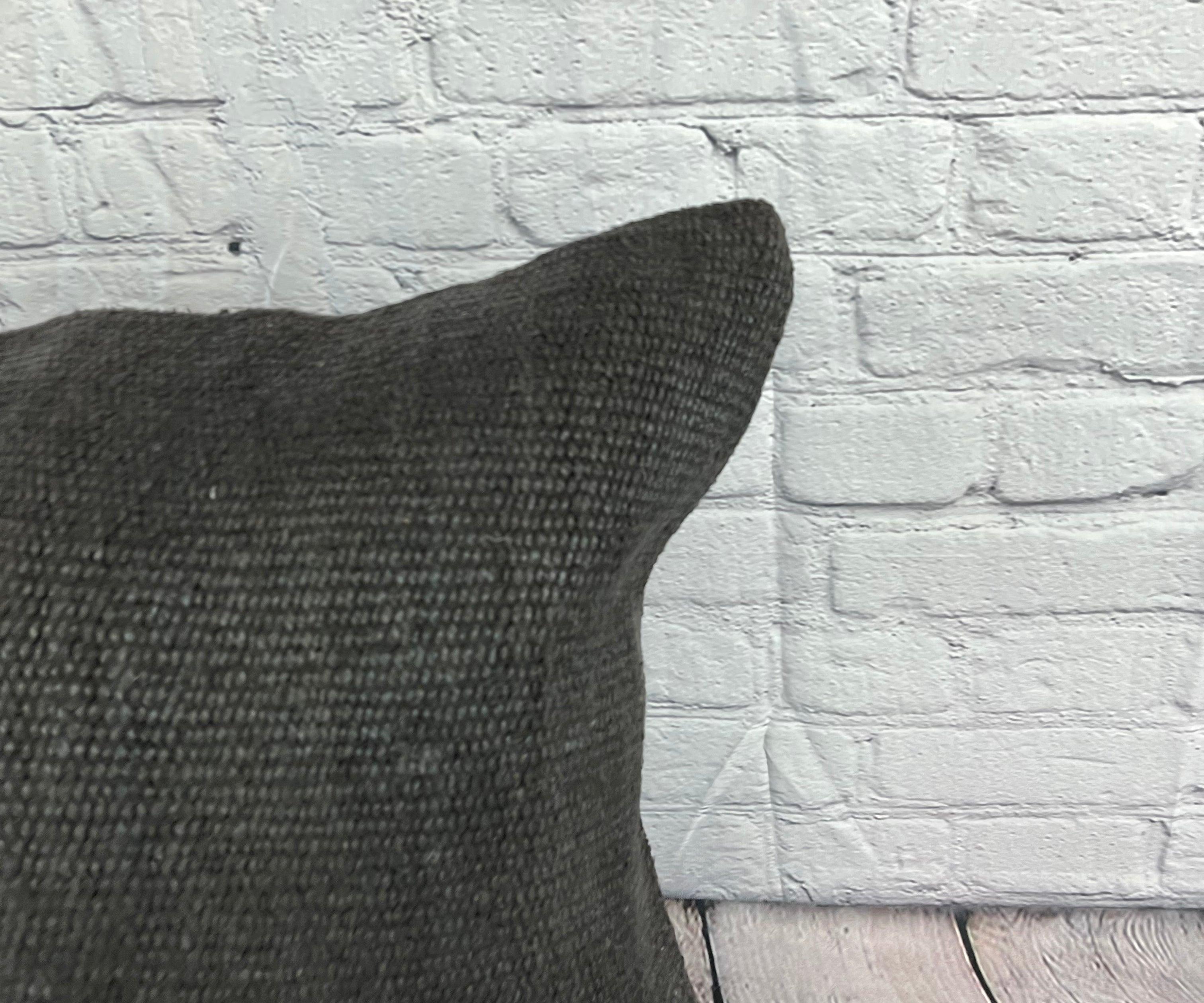 20 x 20 Hemp Türkisches Kissen, natürliches grau-schwarzes Kissen, Kissen-Kissenbezug #6336 (Handgeknüpft) im Angebot