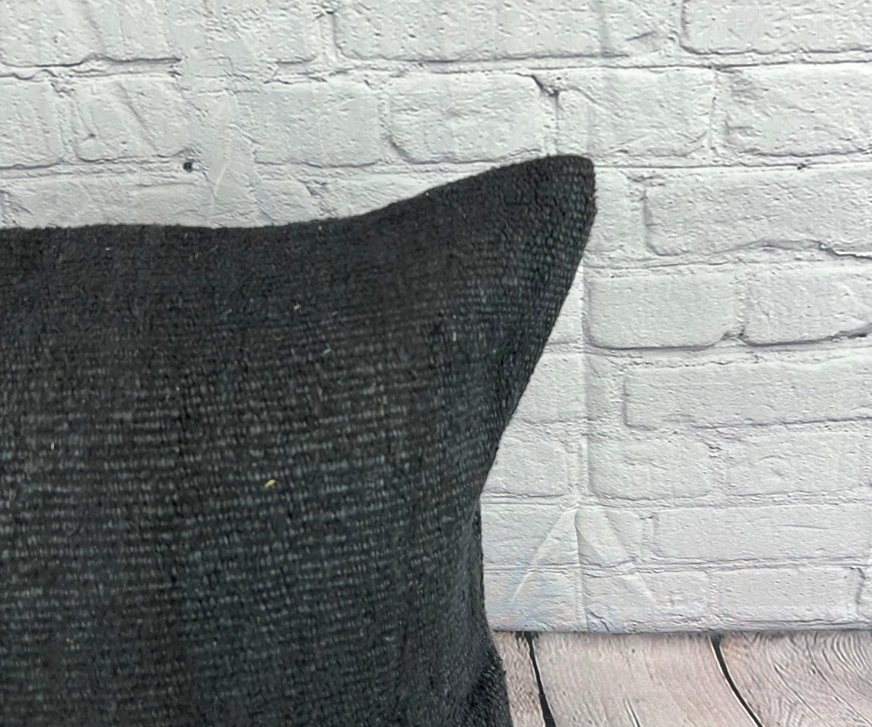 20 x 20 Saum Türkisches Kissen Natürliches Grayish Schwarzes Kissen Cushion Cover #6337 (Handgeknüpft) im Angebot