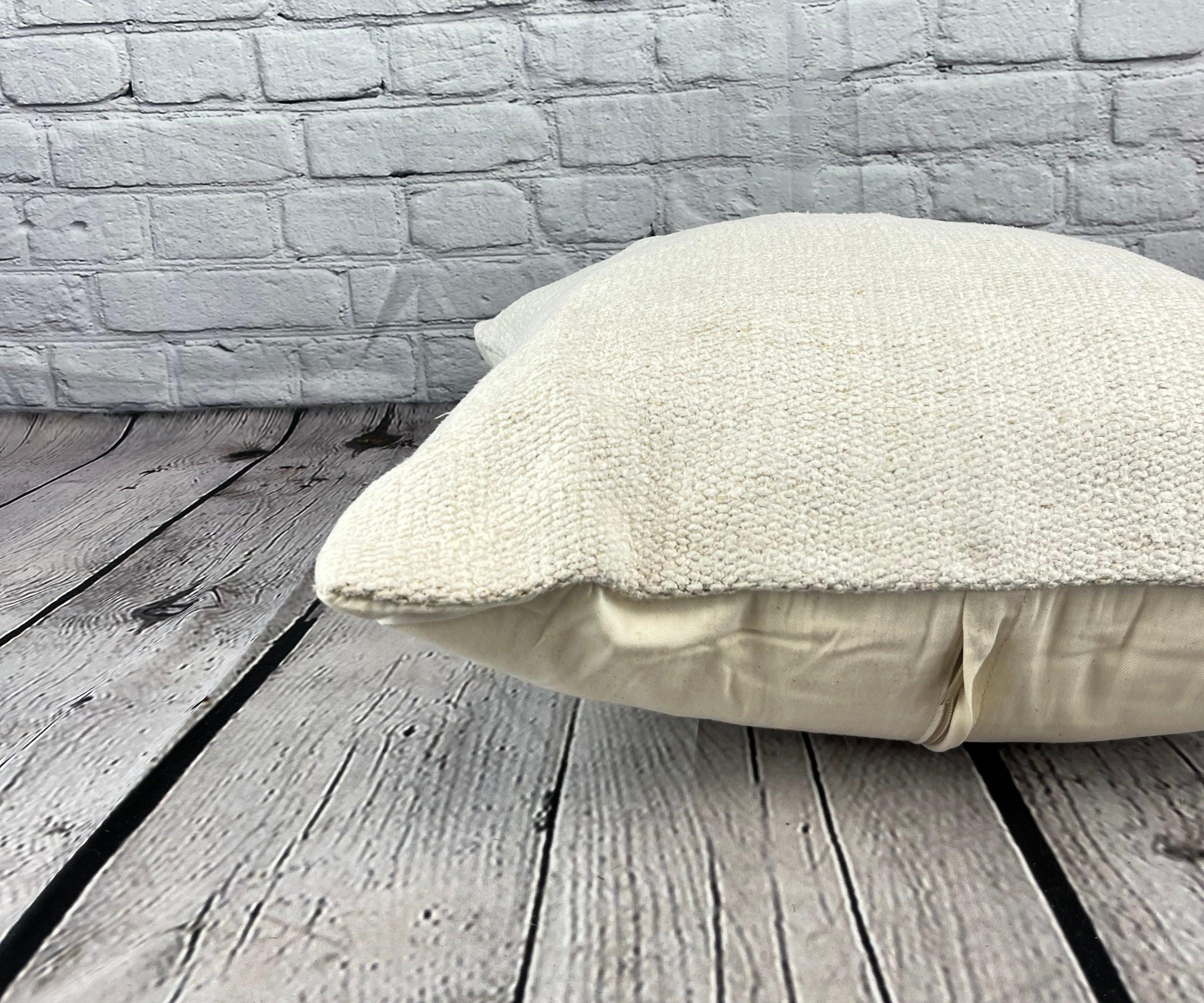 Annodato a mano Cuscino turco in canapa 20 x 20 Nature grigio-bianco Copricuscino #6114 in vendita