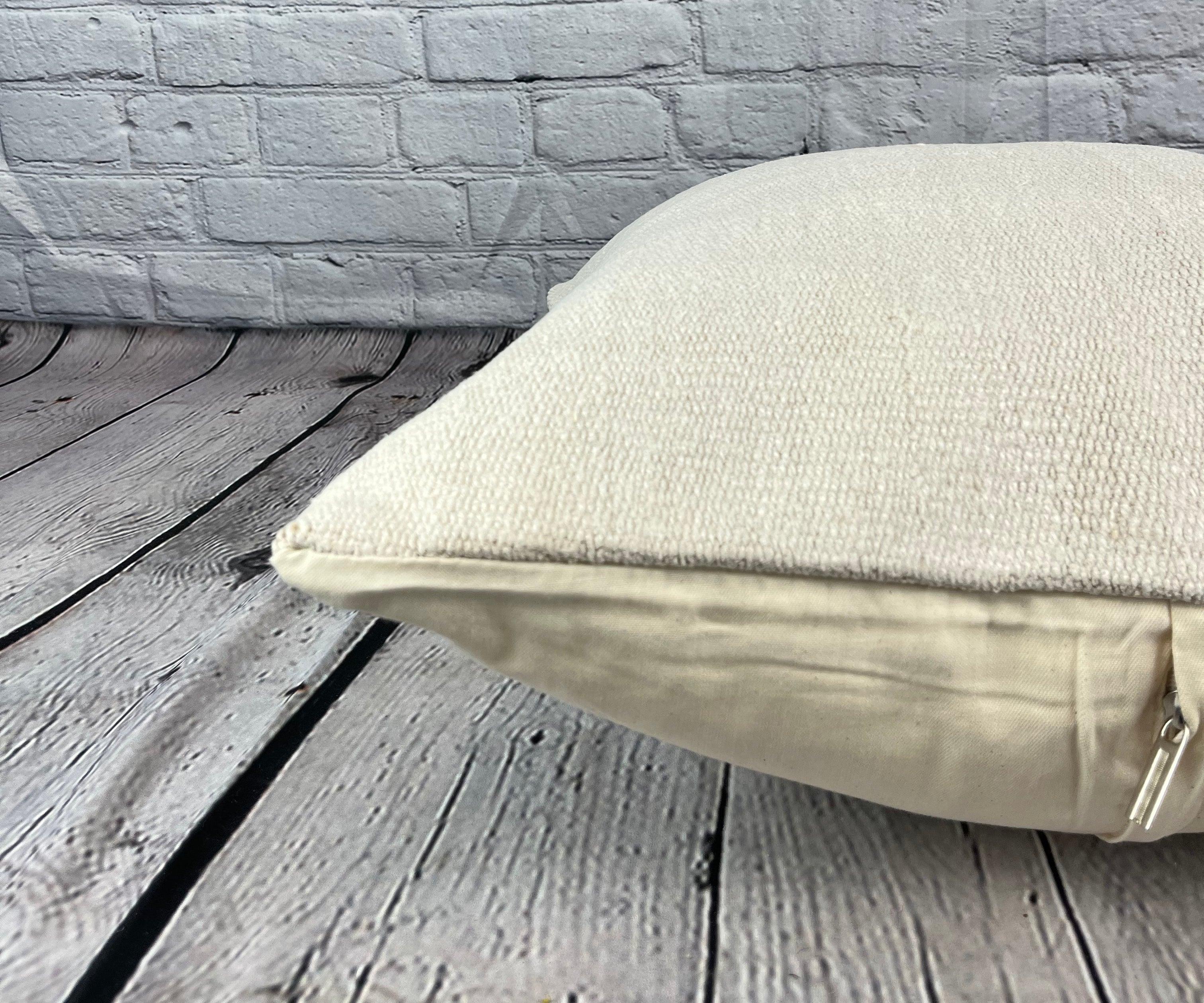 Noué à la main Coussin de coussin turc à ourlet 20 x 20, blanc naturel grisâtre, couvercle de coussin n°6482 en vente