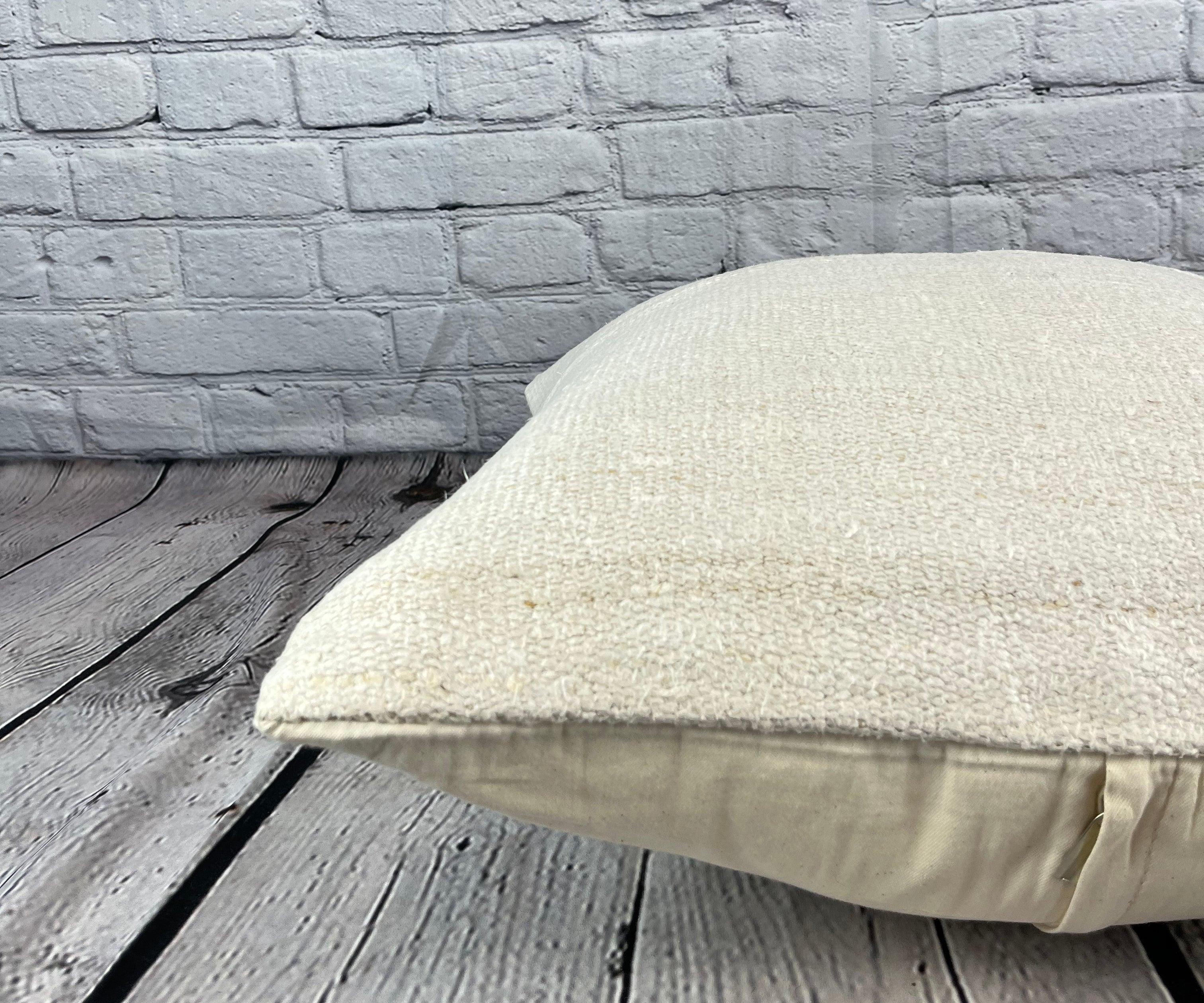 Noué à la main Coussin de coussin turc à ourlet de 20 x 20, blanc naturel grisâtre, couvercle de coussin n°6483 en vente