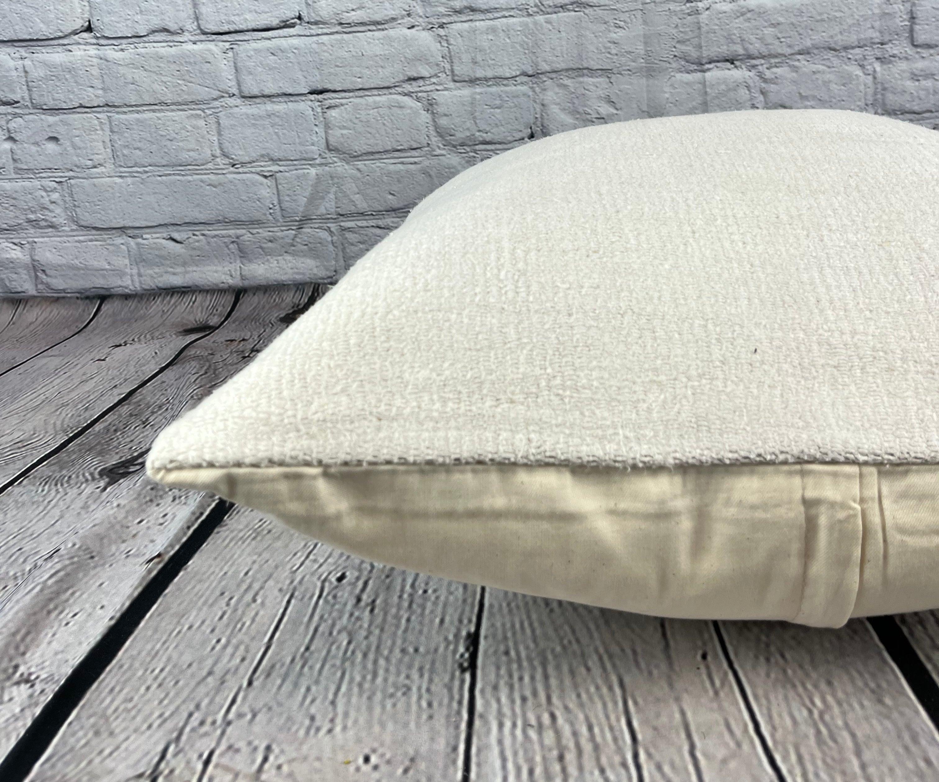 20 x 20 Zoll Türkisches Kissen mit natürlichem grauweißem Kissen-Kissenbezug mit Saum #6487 im Zustand „Neu“ in Houston, TX