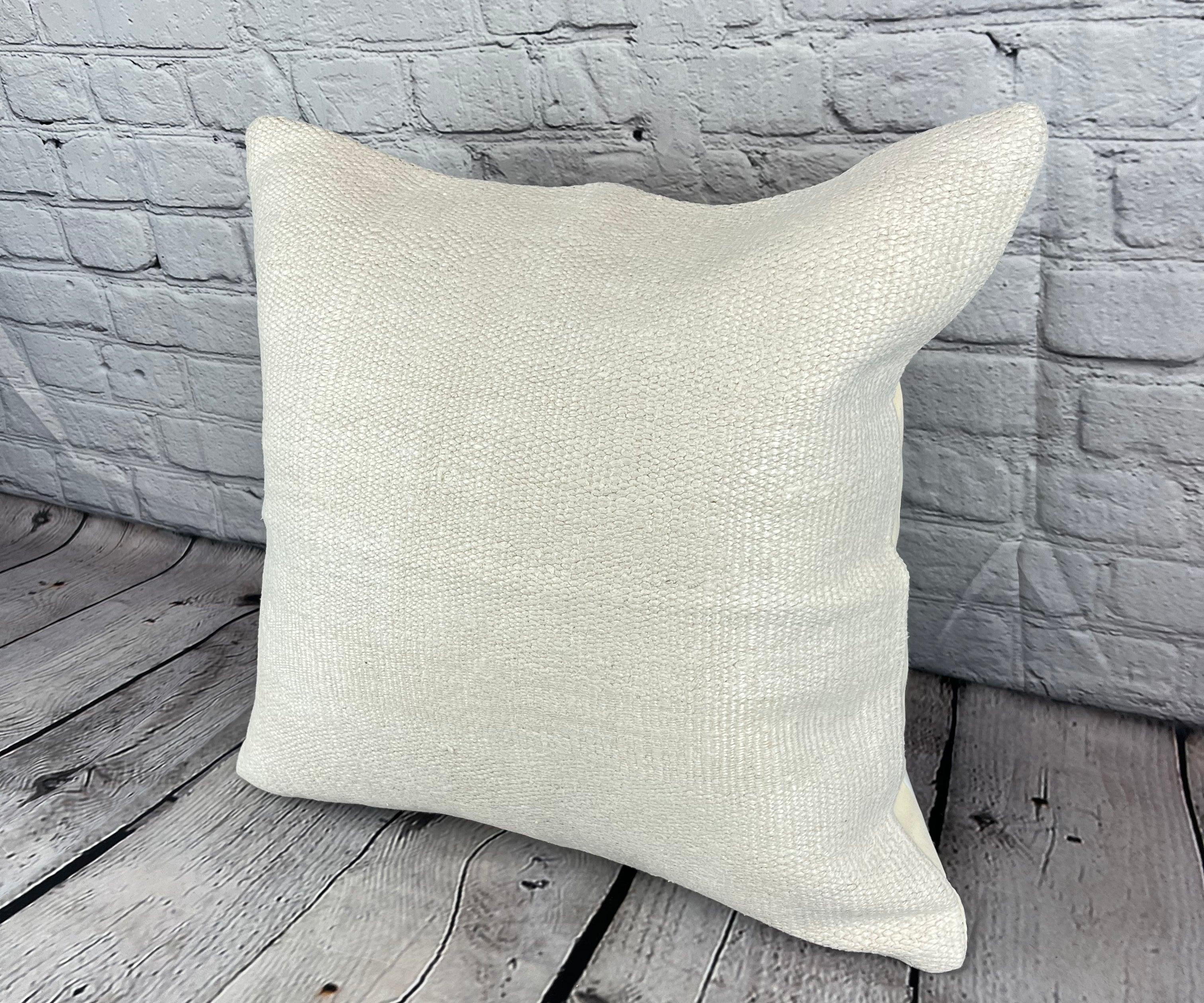 20 x 20 Hemp Pillow Turkish Cushion Natural Grayish White Pillow Cushion Cover #6491 Élevez votre décoration intérieure avec notre Hemp Pillow Turkish Cushion. Cette exquise housse de coussin, méticuleusement tissée à la main, ajoute une touche