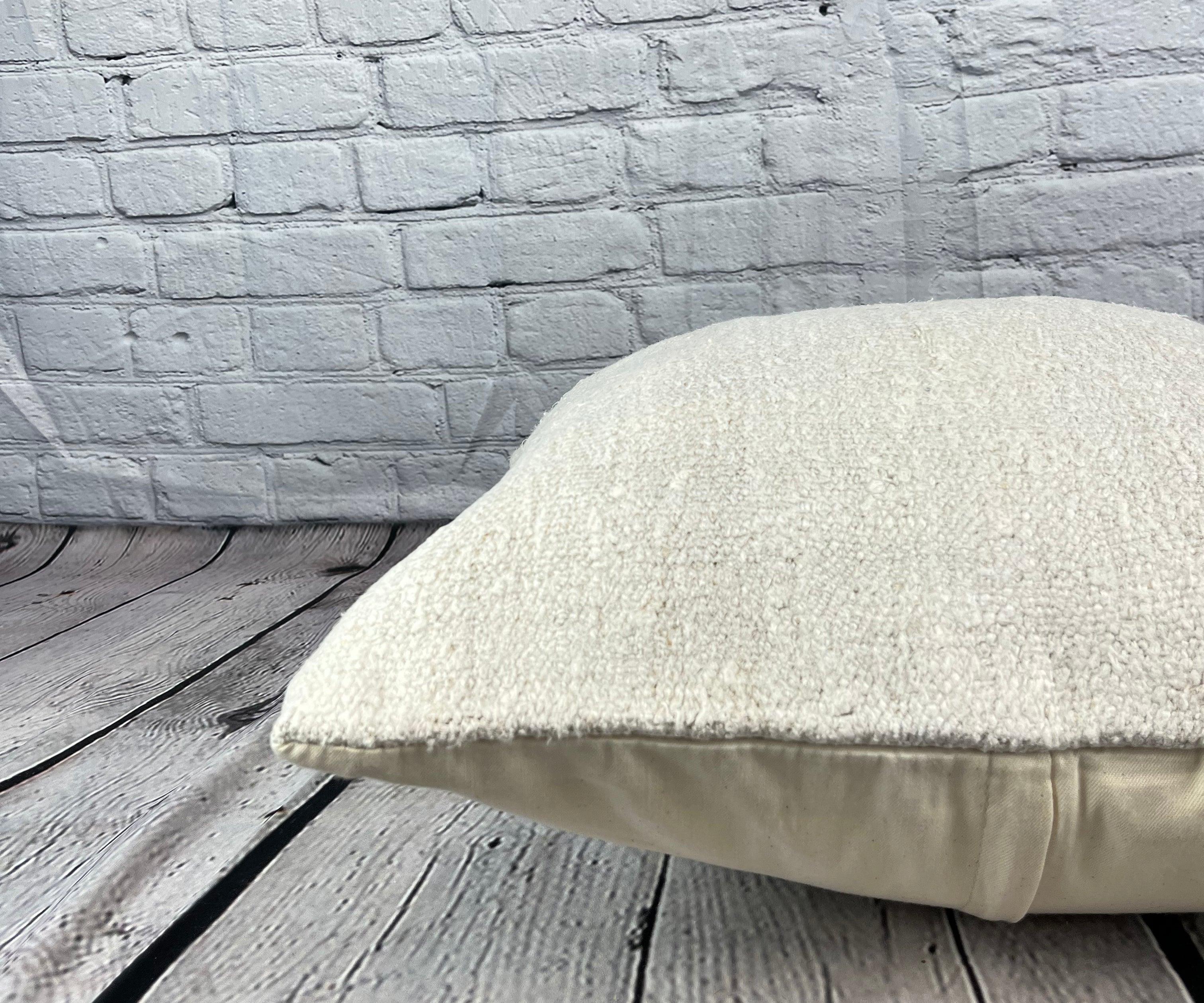 Noué à la main Coussin de coussin turc à ourlet 20 x 20, blanc naturel grisâtre, couvercle n° 6501 en vente