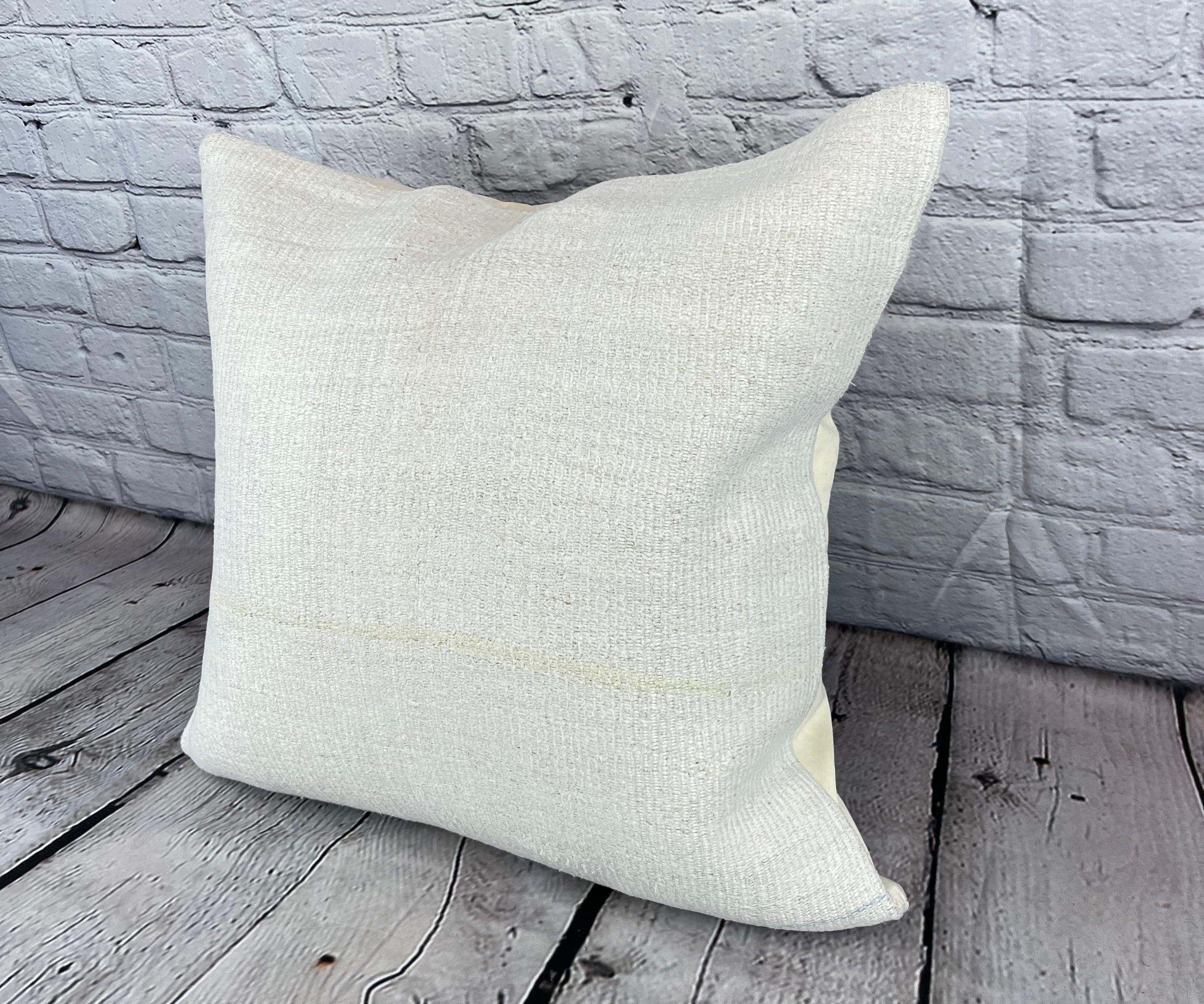 20 x 20 Hanf-Kissen Türkisches Kissen Natürliches Grau-Weißes Kissen Kissenbezug #6503 Werten Sie Ihr Zuhause mit unserem Hanf-Kissen Türkisches Kissen auf. Dieser exquisite, sorgfältig handgewebte Kissenbezug verleiht jedem Raum einen Hauch von