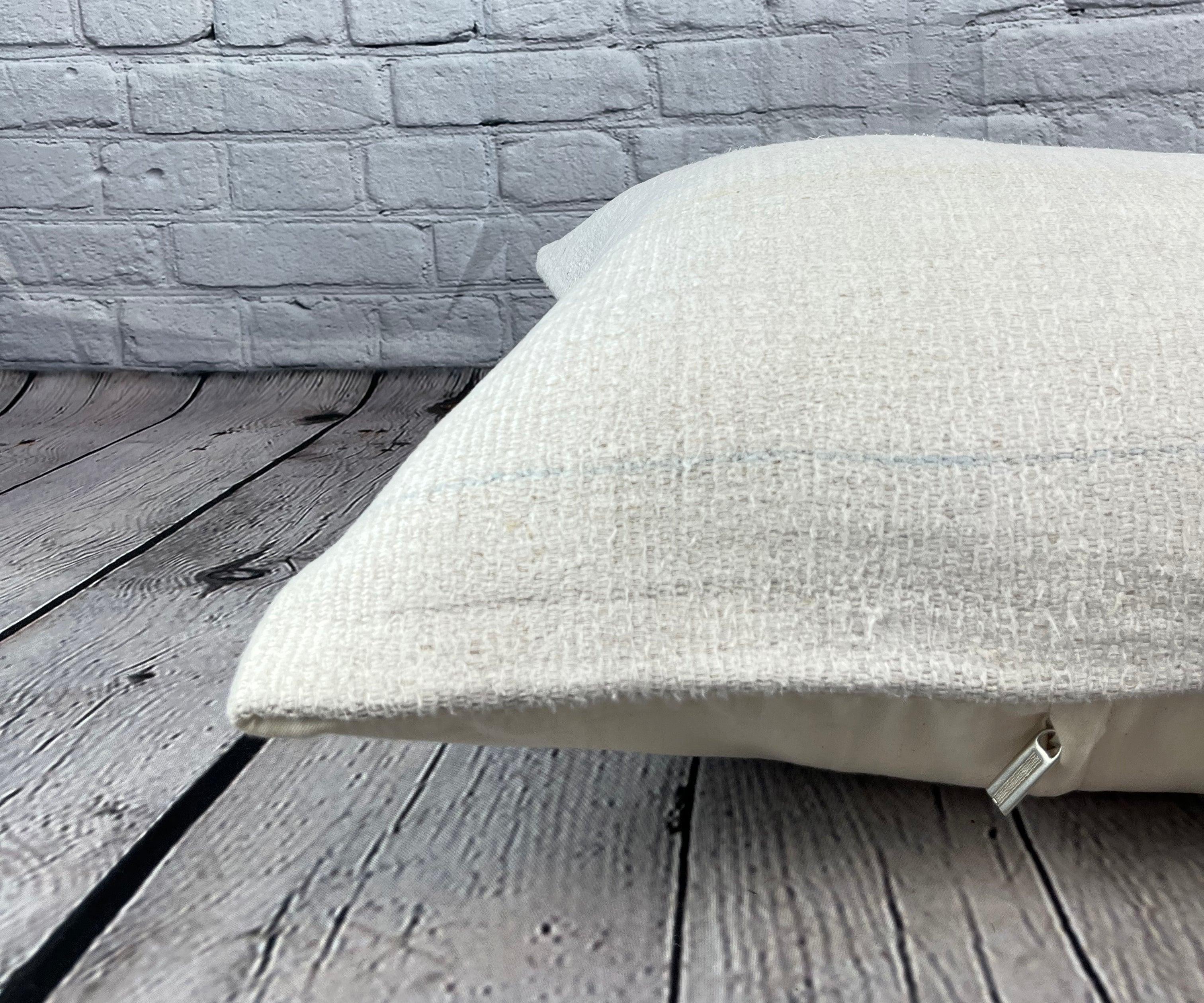 20 x 20 Hemp Türkisches Kissen, natürliches grauweißes Kissen-Kissenbezug #6503 mit natürlichem Saum im Zustand „Neu“ im Angebot in Houston, TX