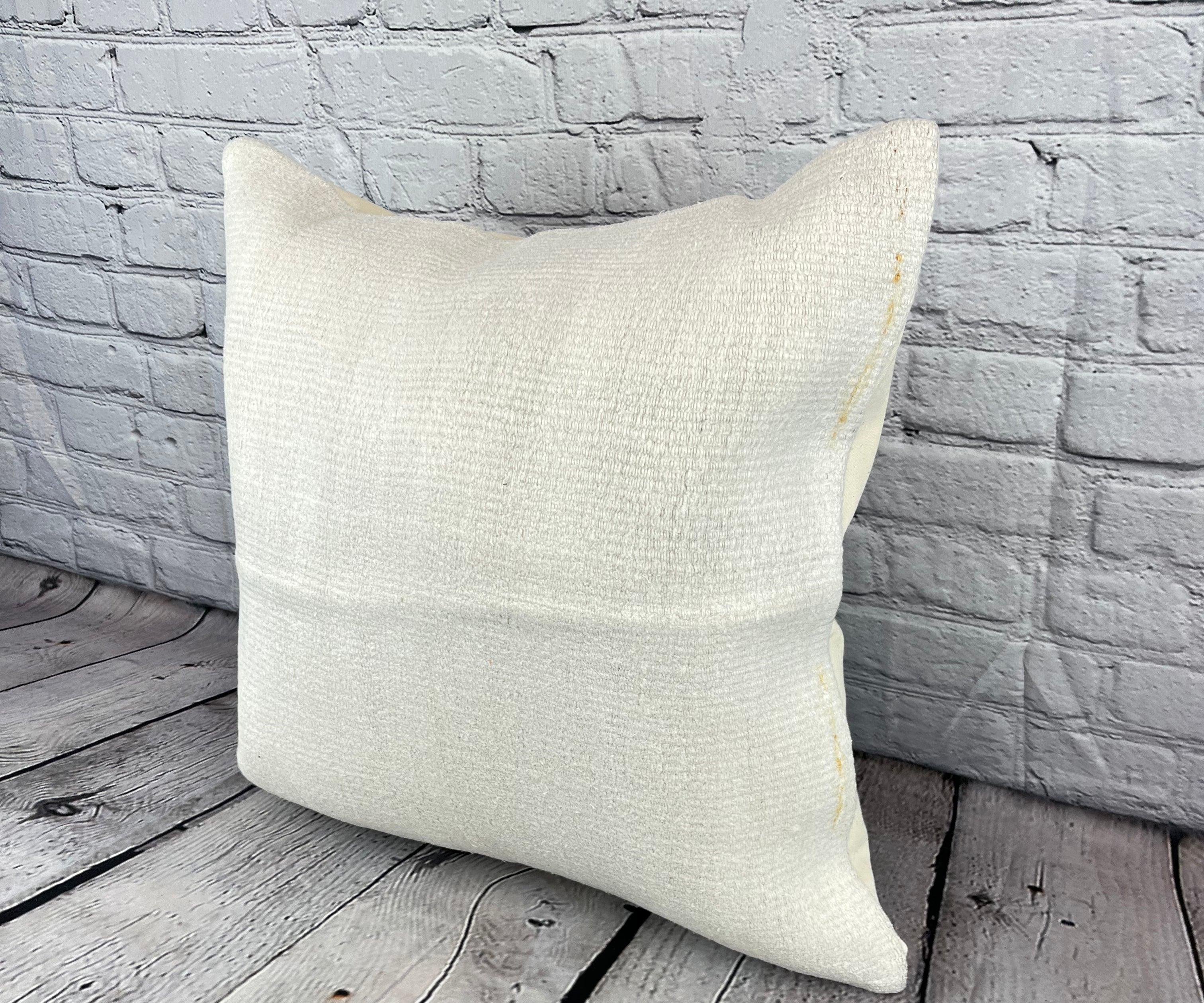 20 x 20 Hemp Pillow Turkish Cushion Natural Grayish White Pillow Cushion Cover #6512 Élevez votre décoration intérieure avec notre Hemp Pillow Turkish Cushion. Cette exquise housse de coussin, méticuleusement tissée à la main, ajoute une touche