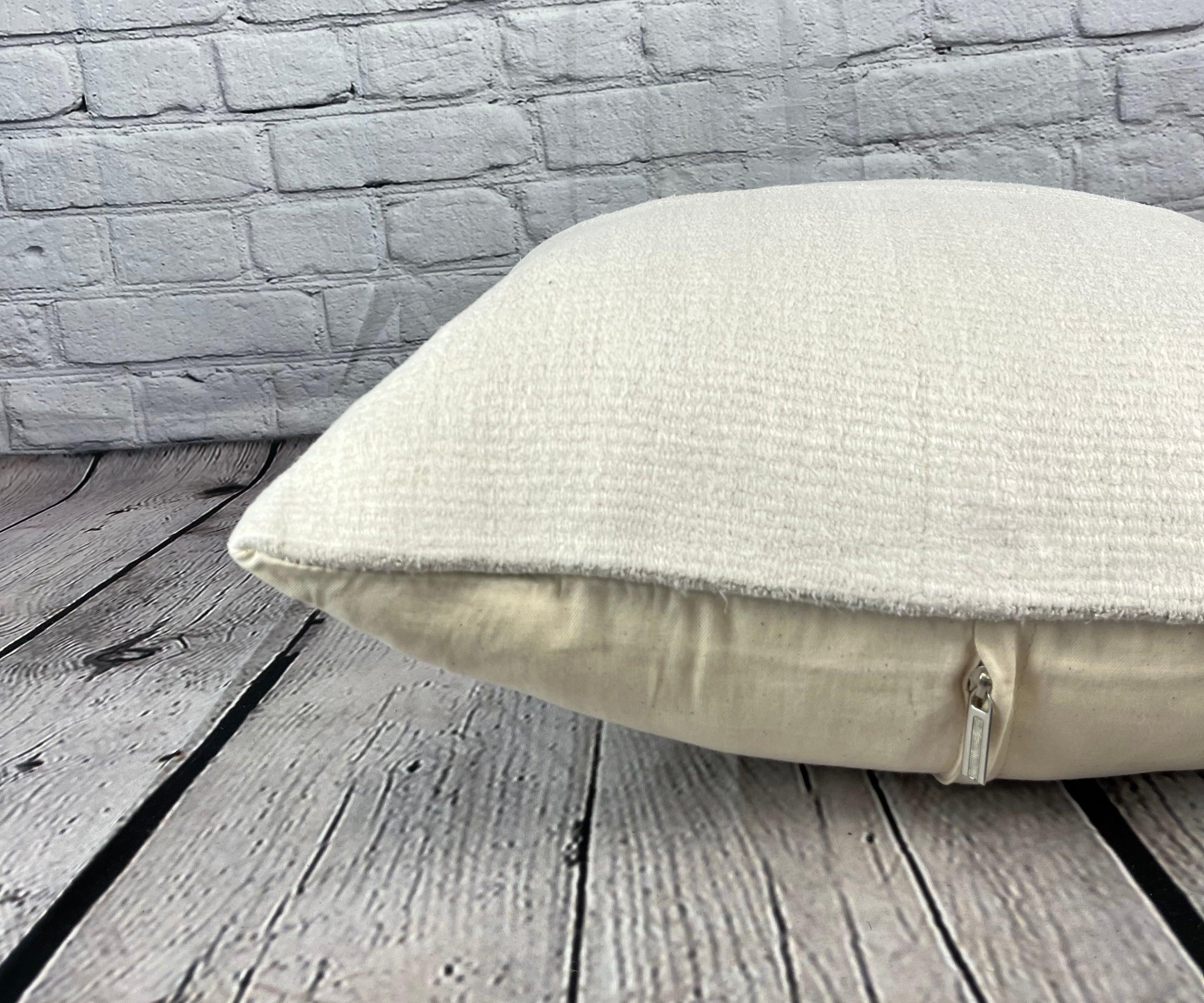Noué à la main Coussin de coussin turc à ourlet 20 x 20, blanc naturel grisâtre, couvercle n° 6512 en vente