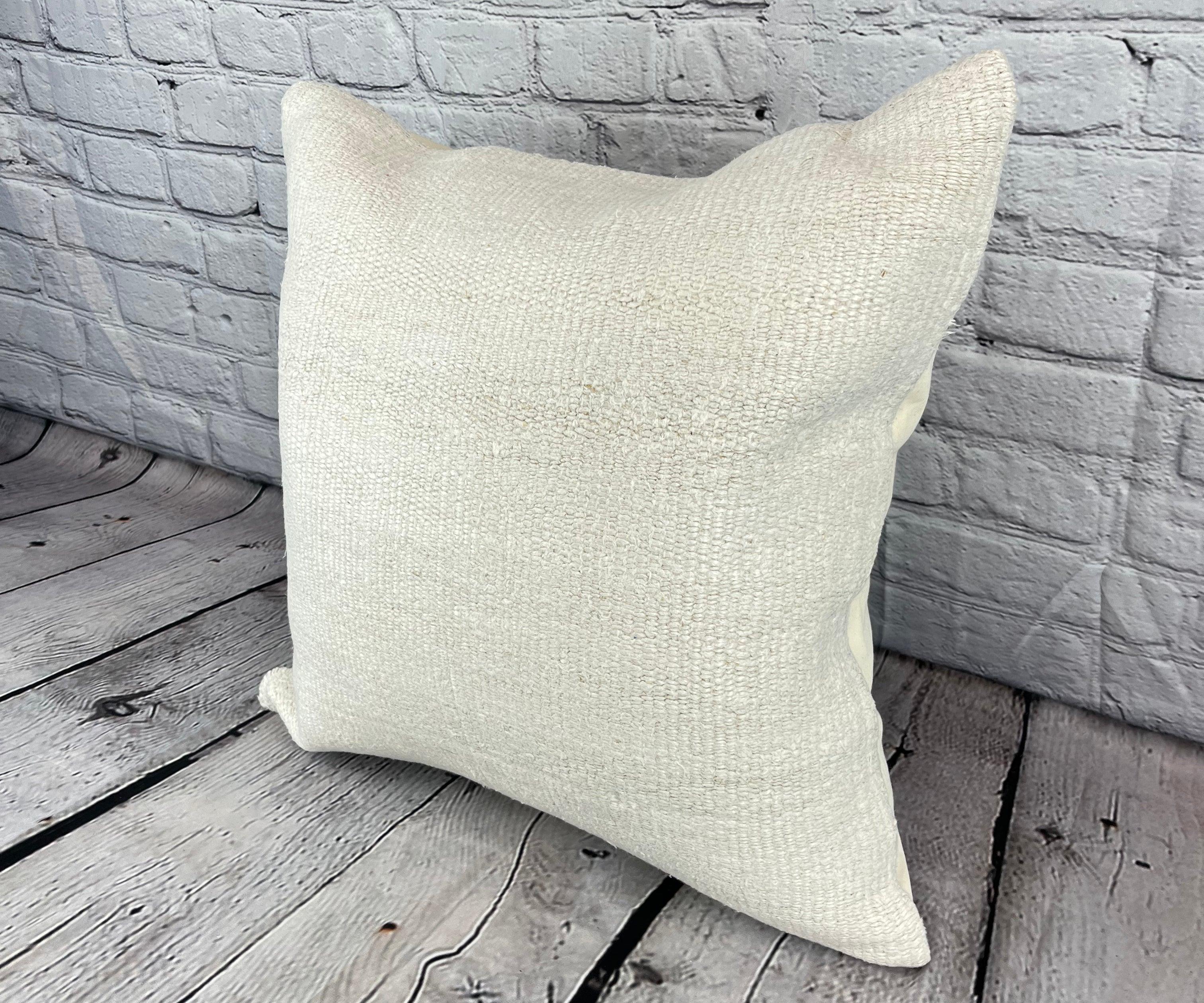 20 x 20 Cuscino in Canapa Cuscino Turco Nature Grigio Bianco Copricuscino #6513 Migliora l'arredamento della tua casa con il nostro Cuscino in Canapa Cuscino Turco. Questo squisito copricuscino, meticolosamente tessuto a mano, aggiunge un tocco di
