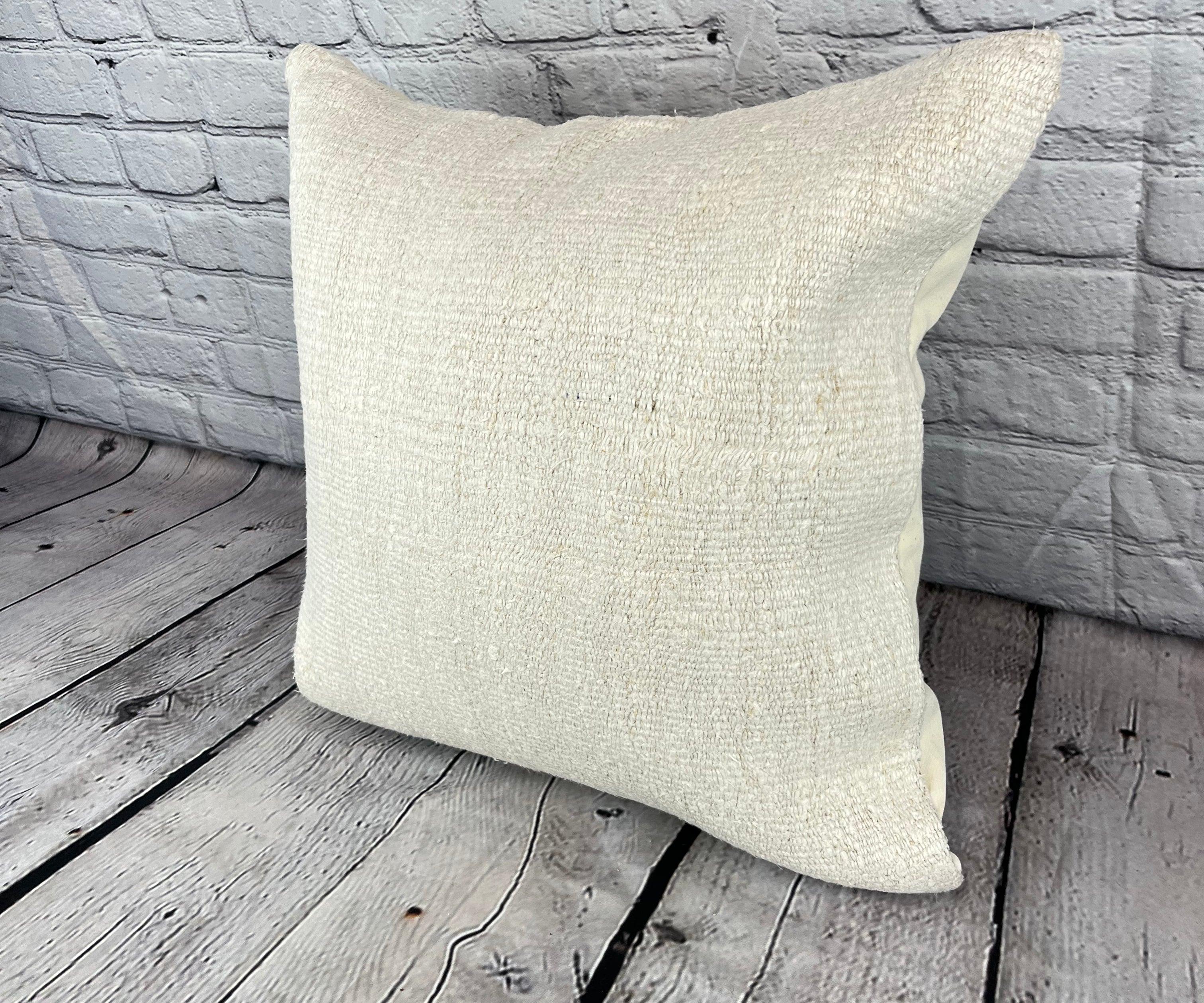20 x 20 Hanf-Kissen Türkisches Kissen Natürliches Grau-Weißes Kissen Kissenbezug #6516 Werten Sie Ihr Zuhause mit unserem Hanf-Kissen Türkisches Kissen auf. Dieser exquisite, sorgfältig handgewebte Kissenbezug verleiht jedem Raum einen Hauch von