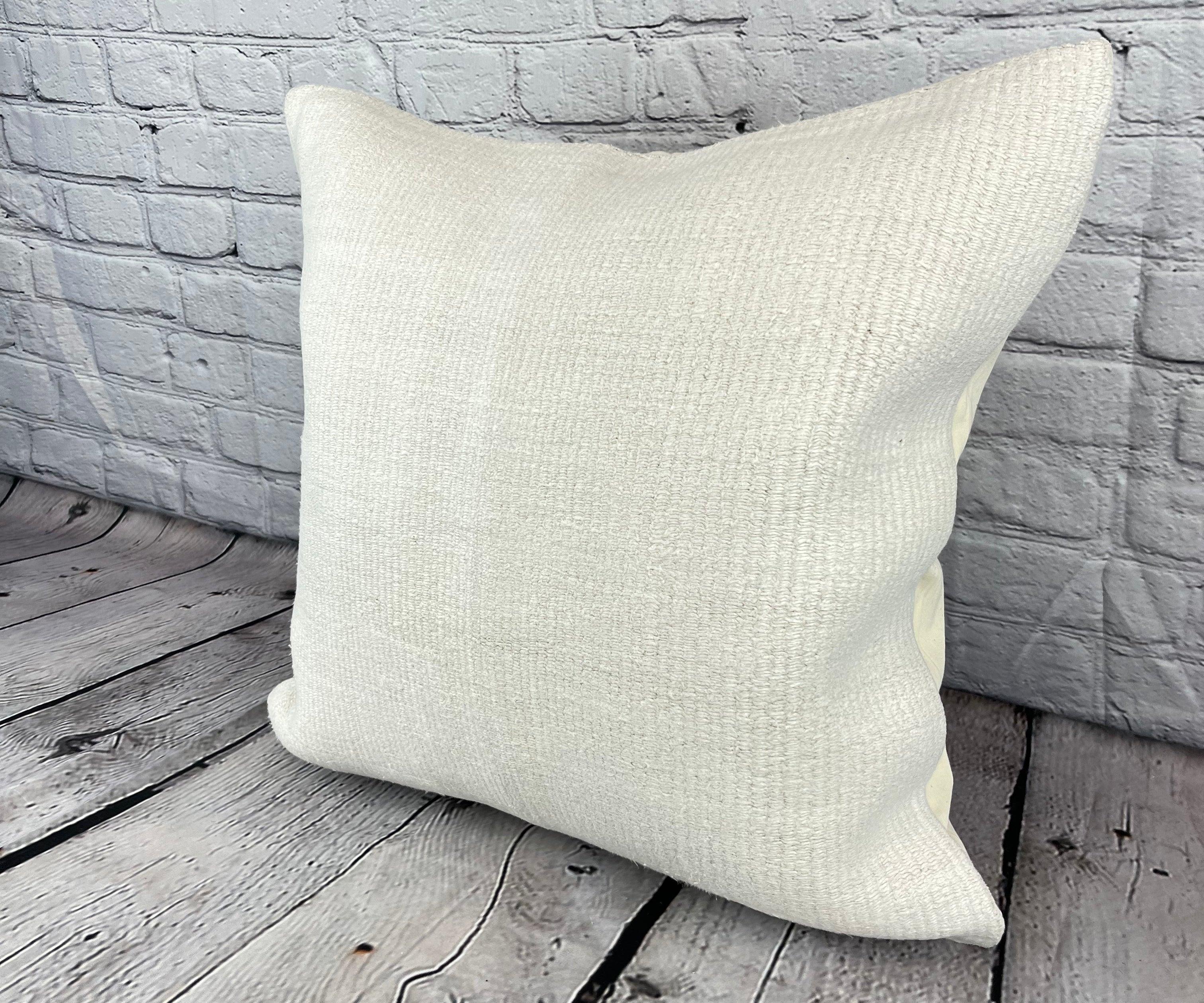 20 x 20 Cuscino in Canapa Cuscino Turco Nature Grigio Bianco Copricuscino #6518 Migliora l'arredamento della tua casa con il nostro Cuscino in Canapa Cuscino Turco. Questo squisito copricuscino, meticolosamente tessuto a mano, aggiunge un tocco di