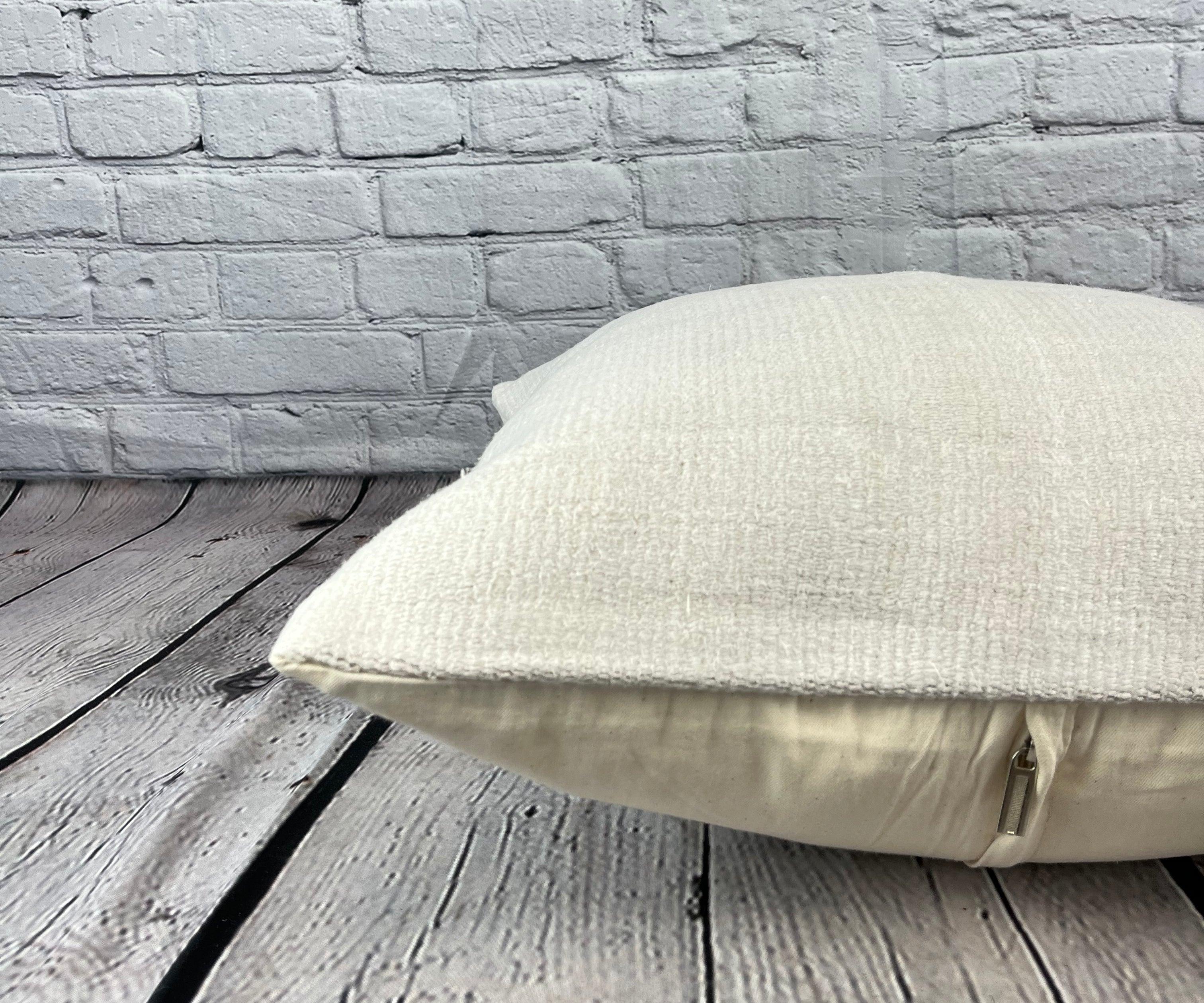Annodato a mano Cuscino turco in canapa 20 x 20 Nature grigio-bianco Copricuscino #6518 in vendita