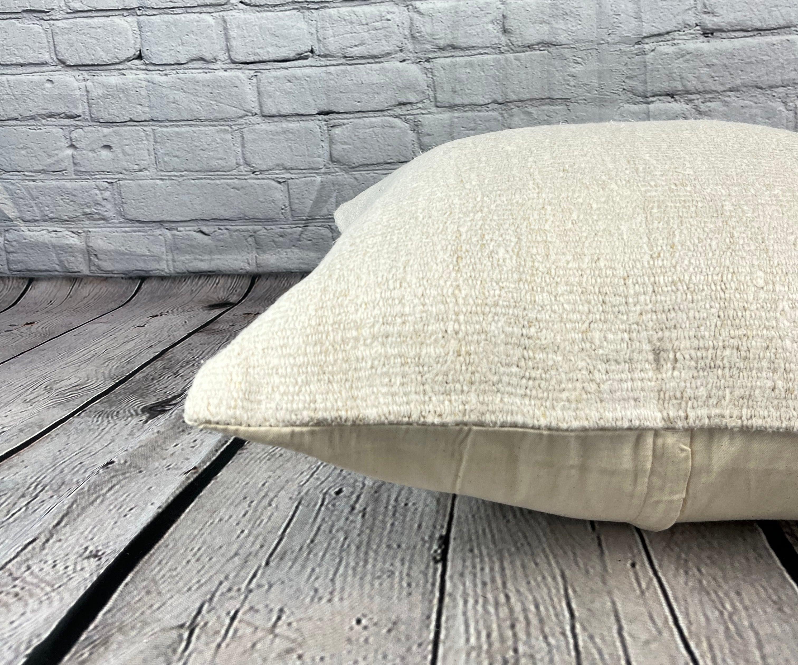 Noué à la main Coussin de coussin turc à ourlet 20 x 20, blanc naturel grisâtre, couvercle n° 6523 en vente