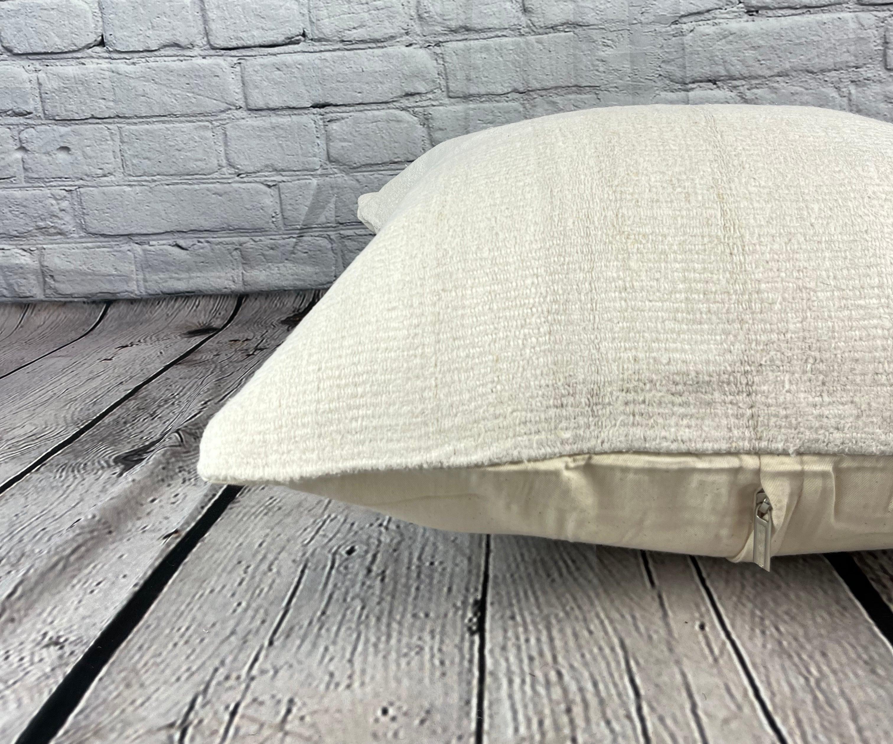 Annodato a mano Cuscino turco in canapa 20 x 20 Nature grigio-bianco Copricuscino #6527 in vendita