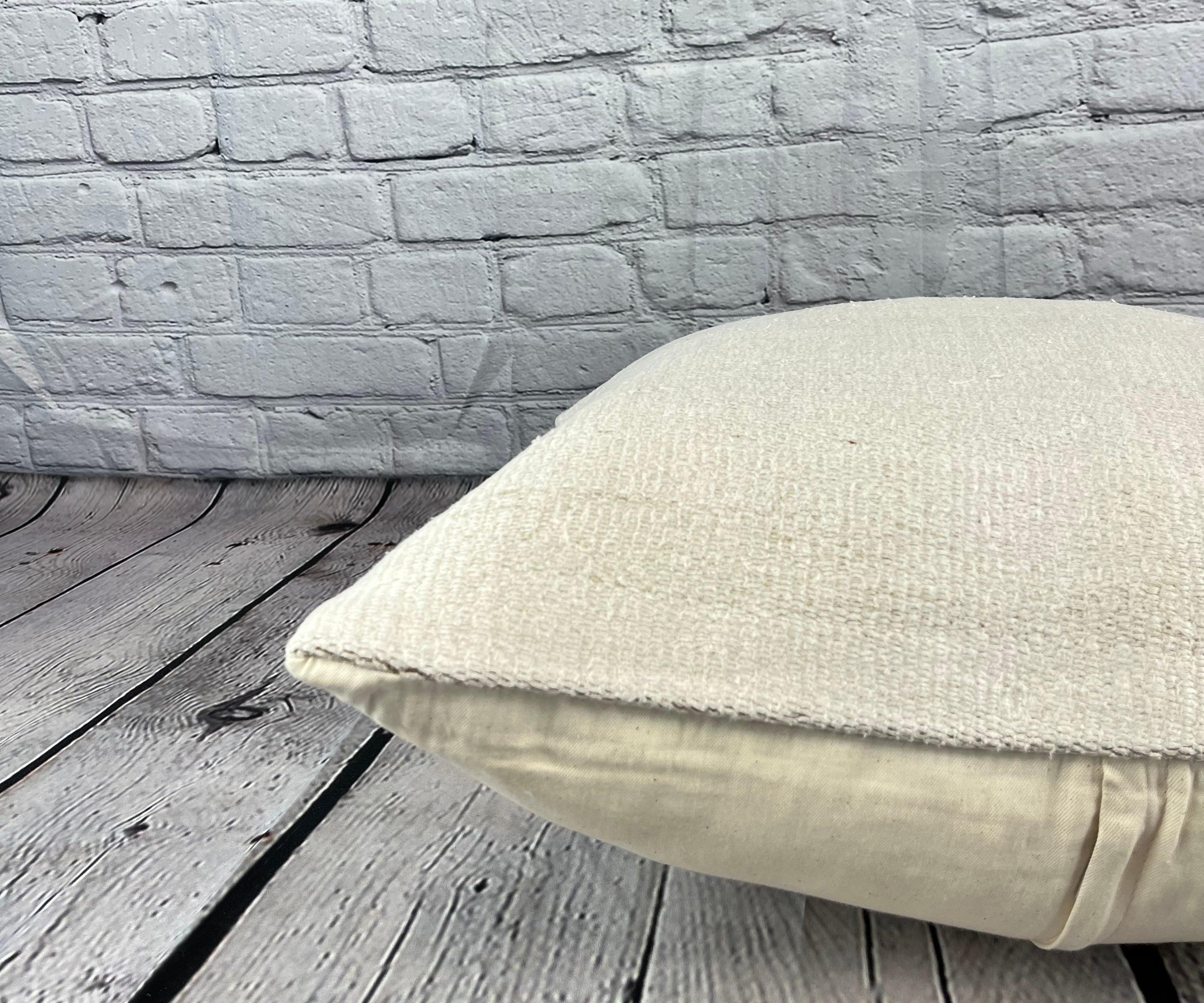 Noué à la main Coussin de coussin turc à ourlet 20 x 20, blanc naturel grisâtre, couvercle n° 6529 en vente