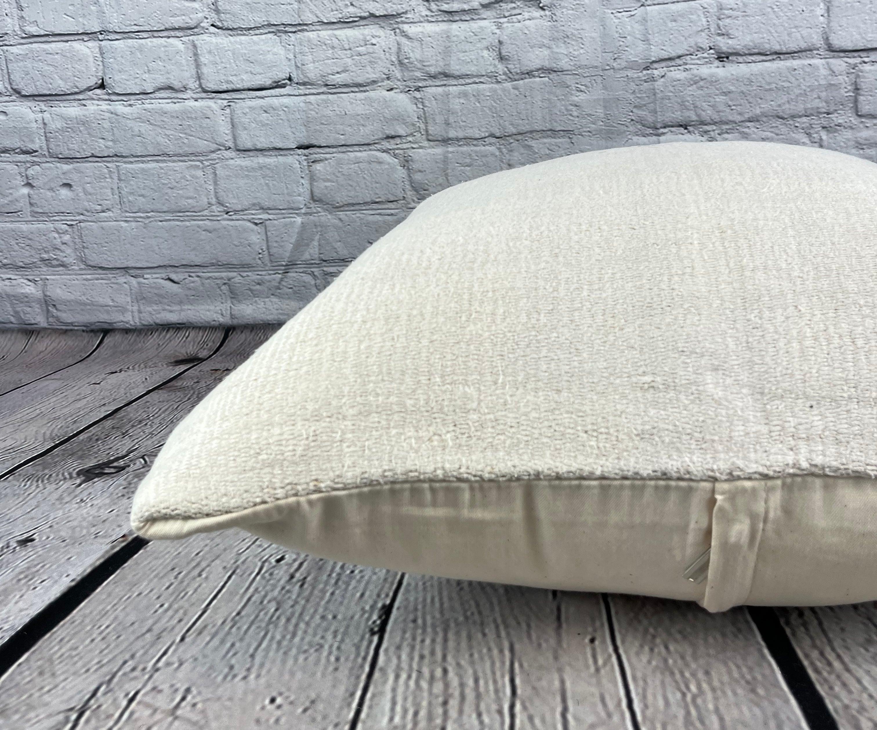 Noué à la main Coussin de coussin turc à ourlet 20 x 20, blanc naturel grisâtre, couvercle n° 6537 en vente