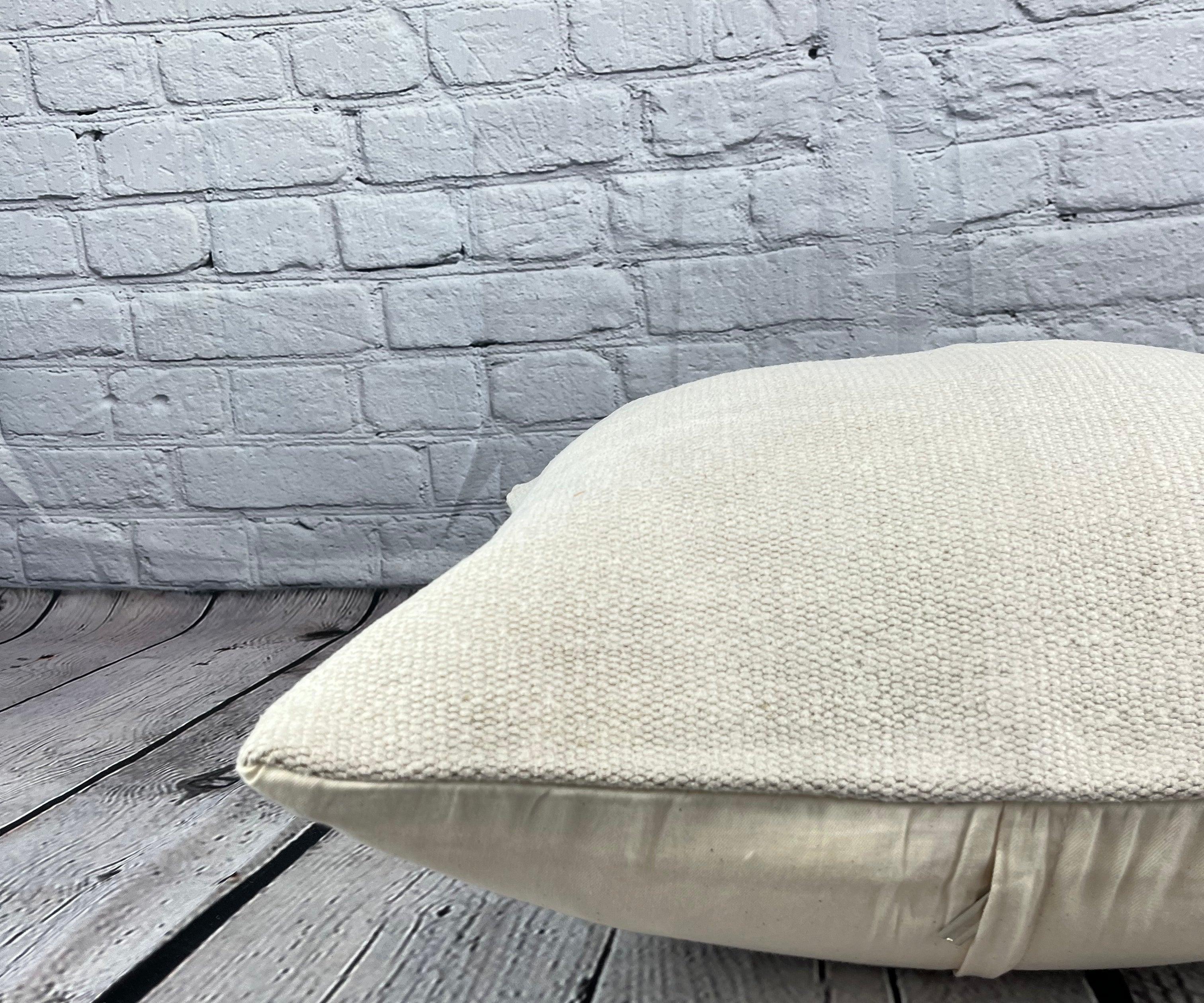 20 x 20 Zoll Türkisches Kissen mit natürlichem grauweißem Kissen-Kissenbezug mit Saum #6538 im Zustand „Neu“ im Angebot in Houston, TX