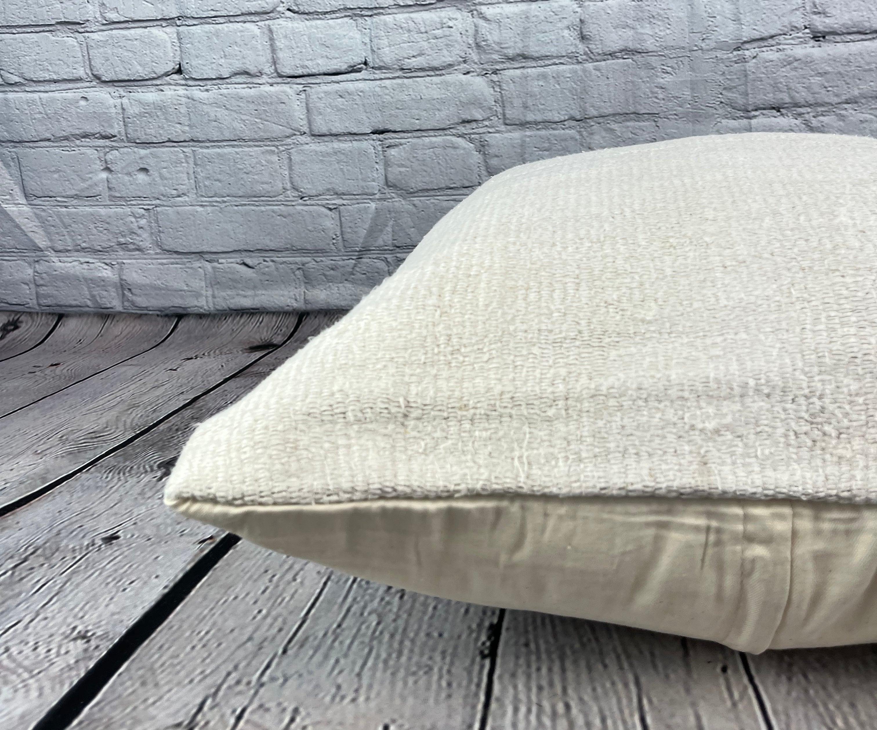 Noué à la main Coussin de coussin turc à ourlet 20 x 20, blanc naturel grisâtre, couvercle n° 6542 en vente