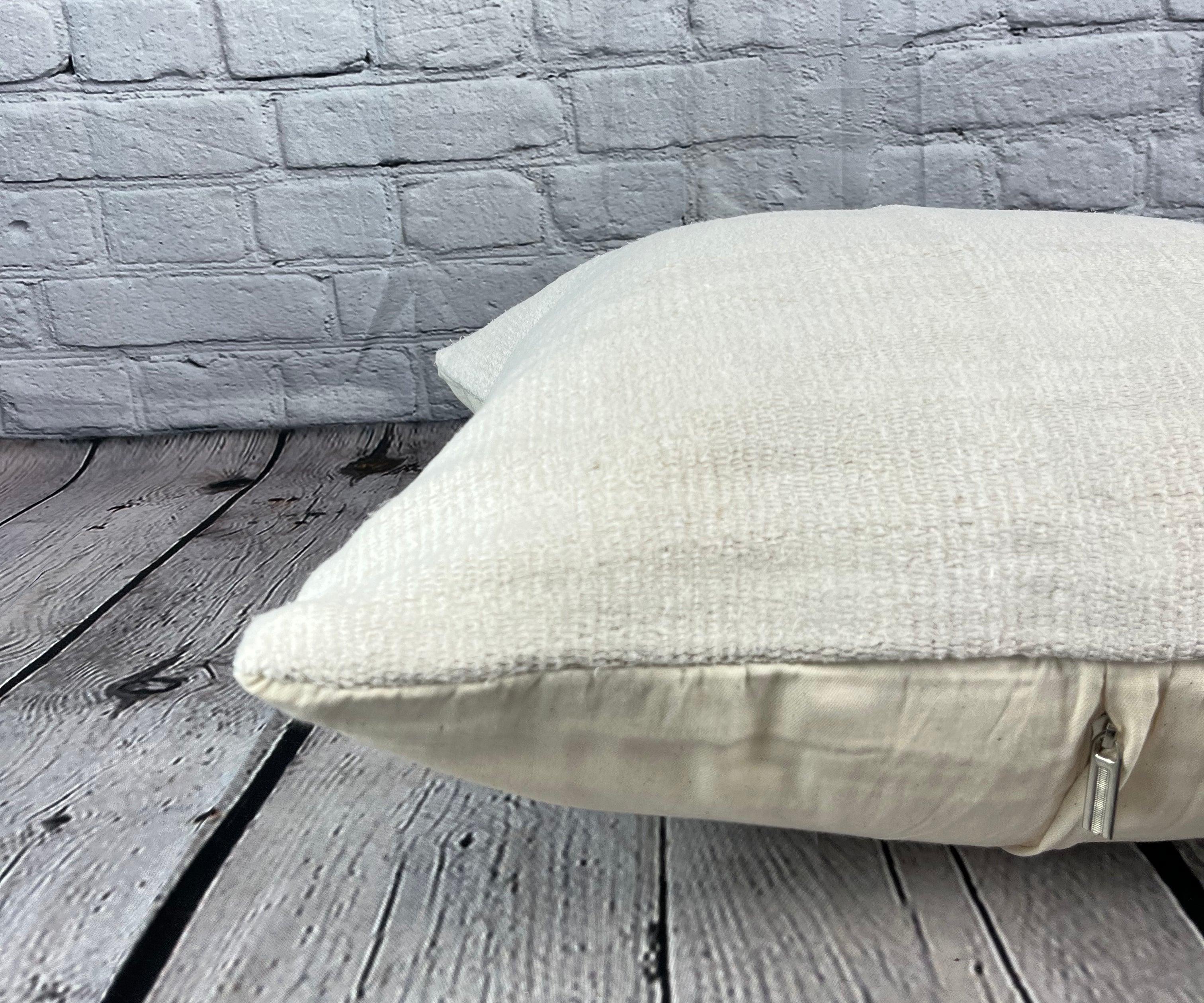 20 x 20 Hemp Türkisches Kissen, natürliches grauweißes Kissen, Kissenbezug #6544 im Zustand „Neu“ im Angebot in Houston, TX