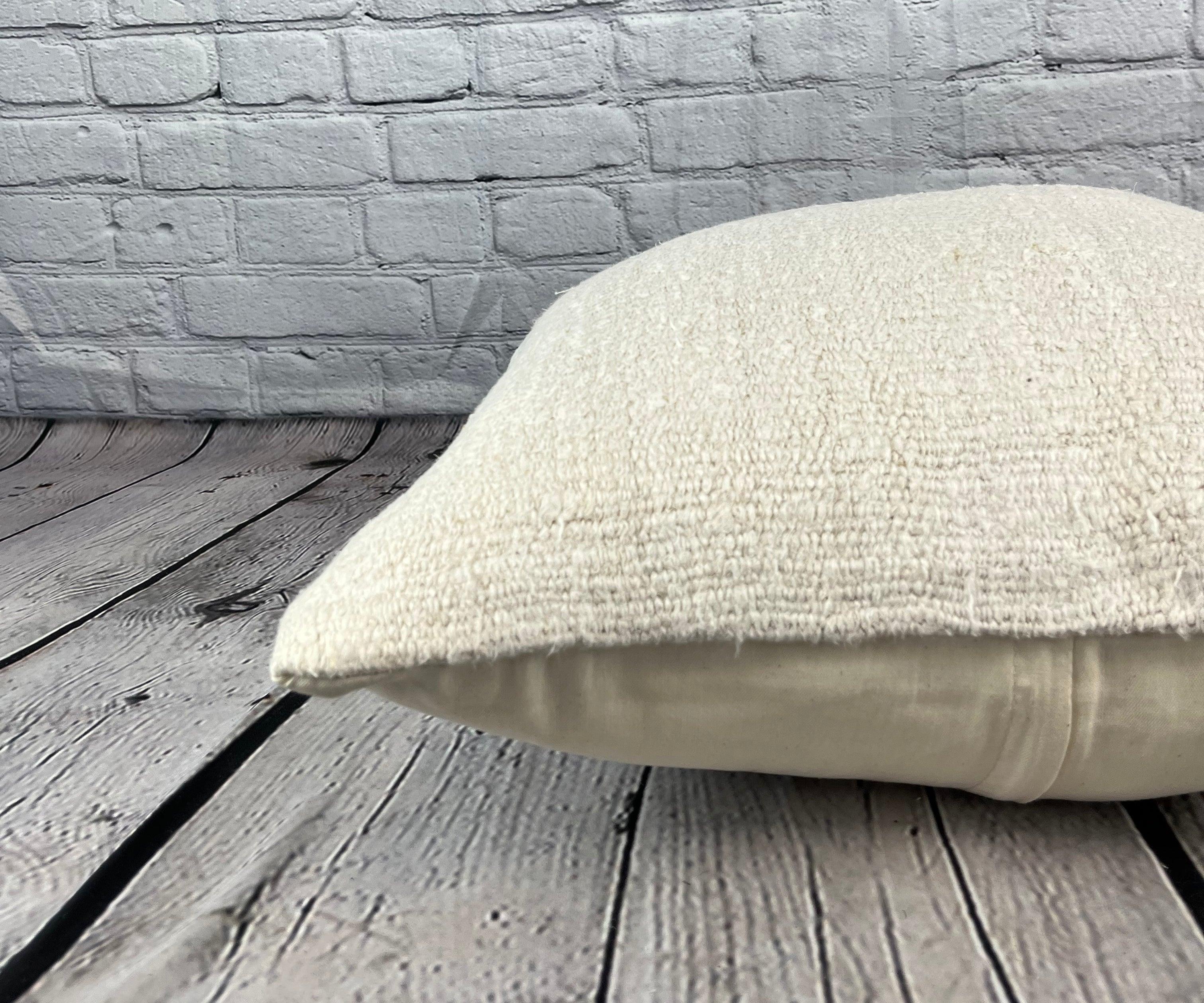 Noué à la main Coussin de coussin turc à ourlet 20 x 20, blanc naturel grisâtre, couvercle n° 6557 en vente