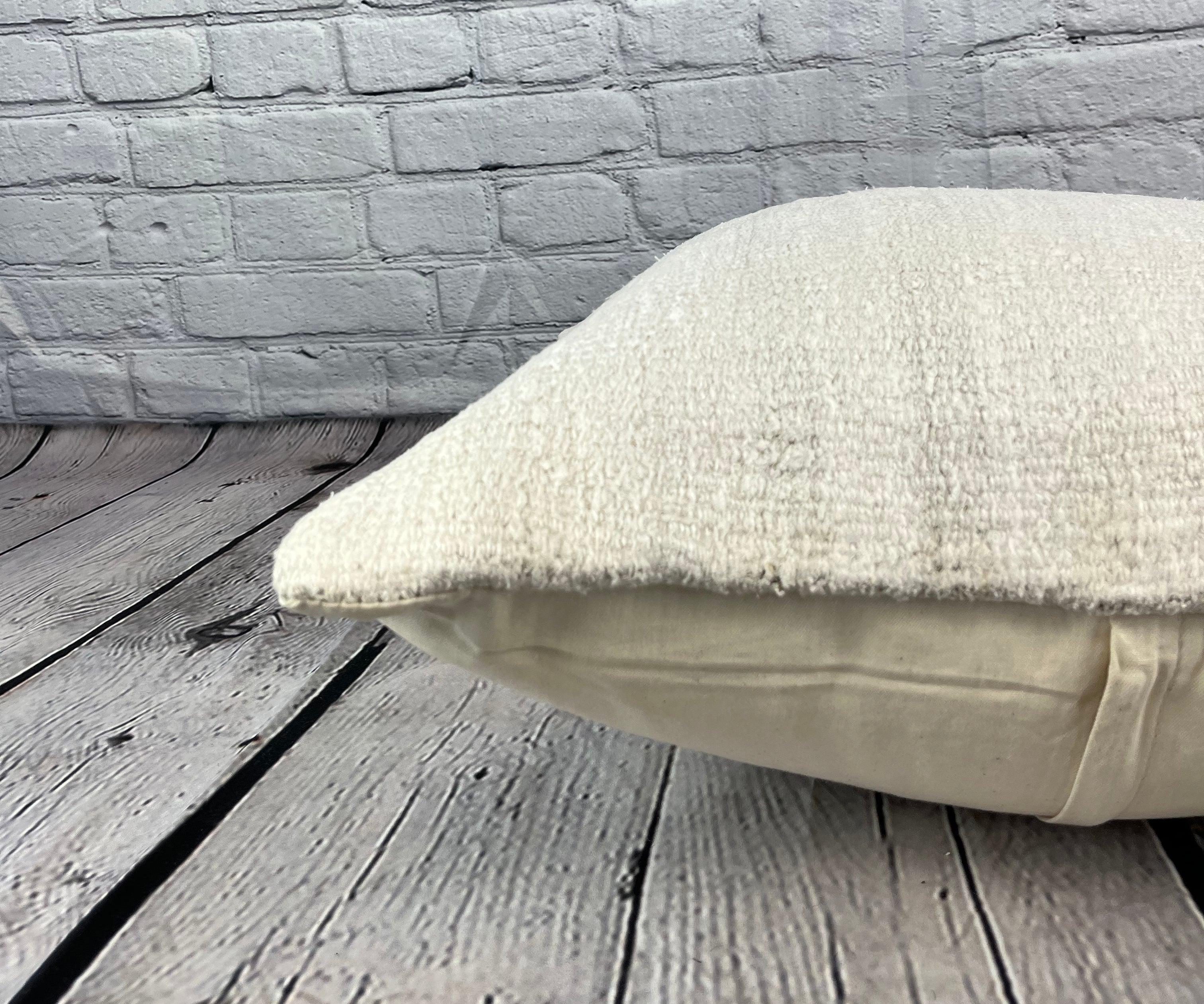 Noué à la main Coussin de coussin turc à ourlet 20 x 20, blanc naturel grisâtre, couvercle n° 6558 en vente
