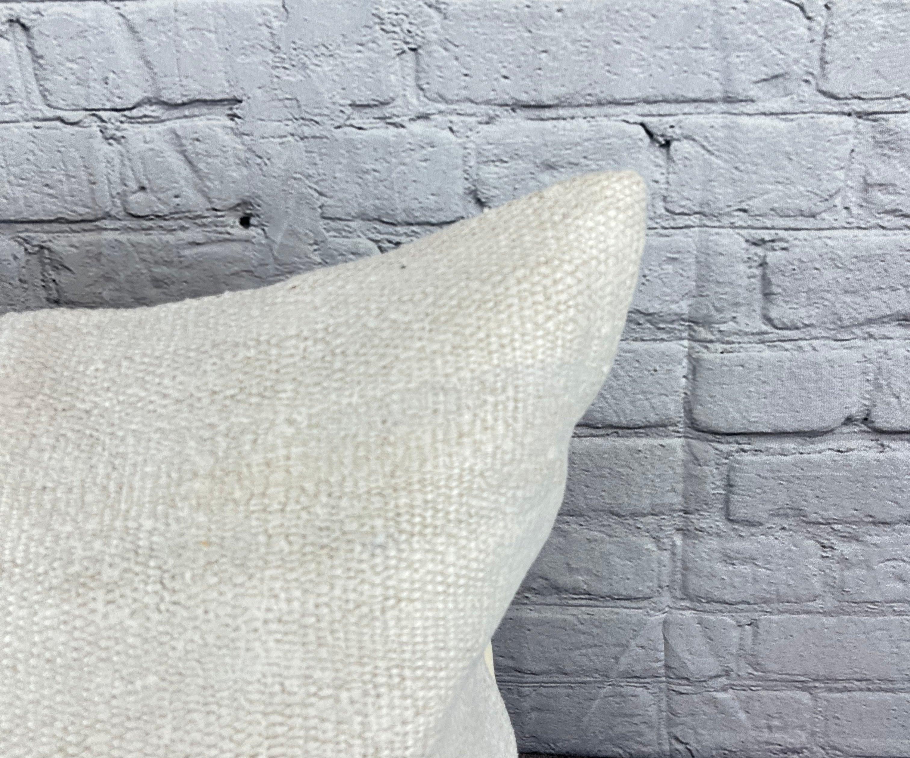 20 x 20 Hemp Türkisches Kissen, natürliches grauweißes Kissen, Kissenbezug #6593 (Handgeknüpft) im Angebot