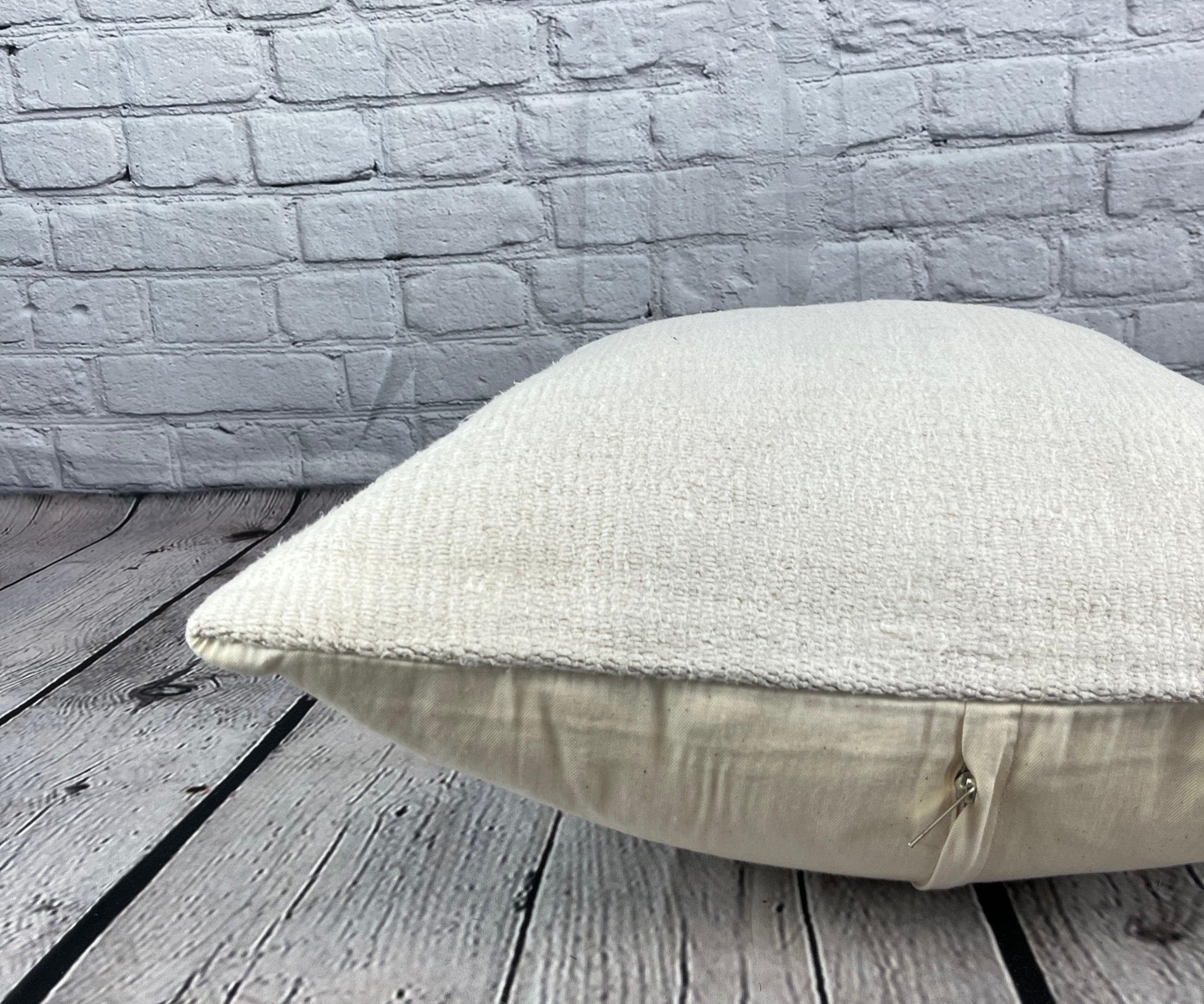 Noué à la main Coussin de coussin turc à ourlet 20 x 20, blanc naturel grisâtre, couvercle n° 6595 en vente