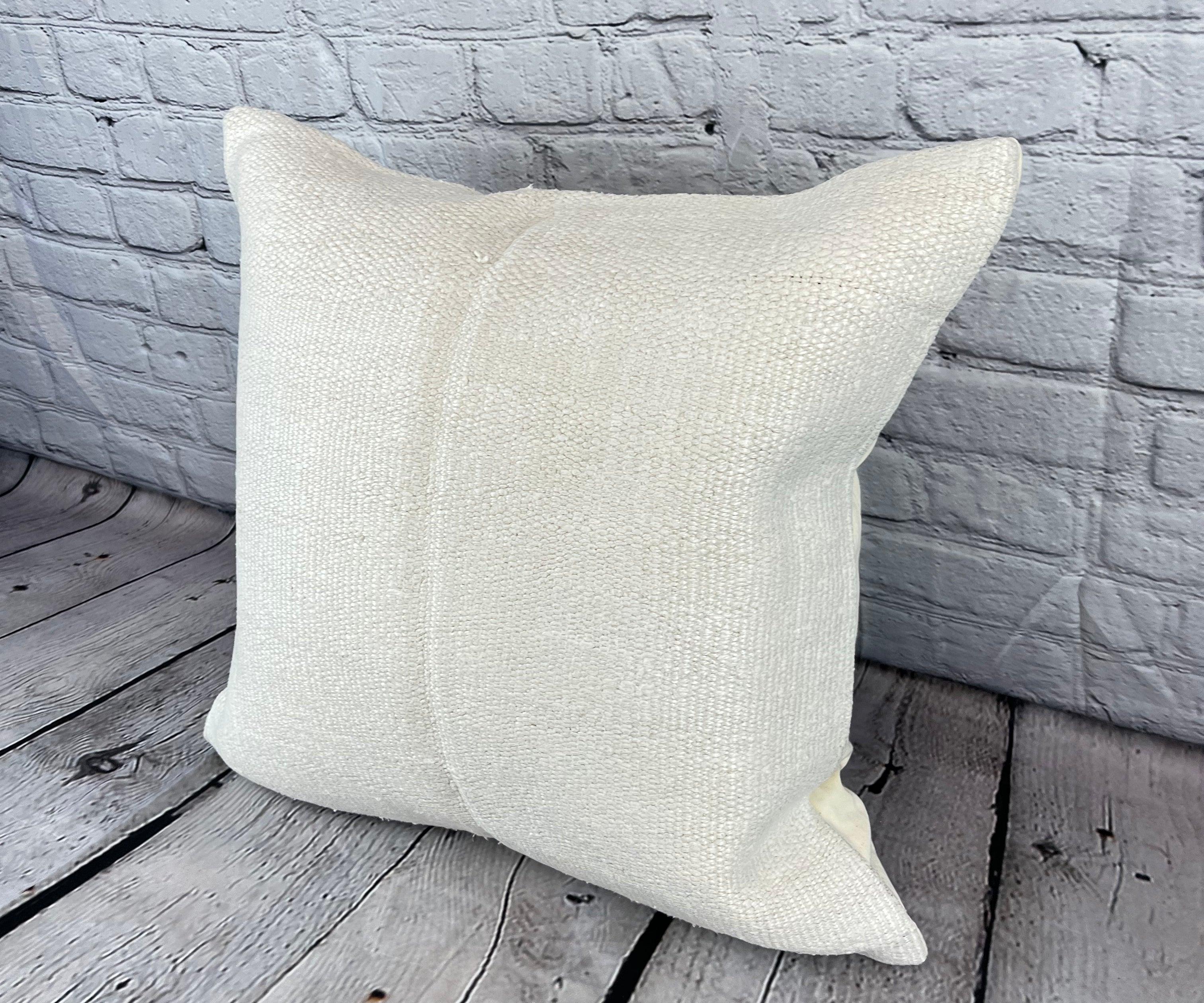 20 x 20 Hemp Pillow Turkish Cushion Natural Grayish White Pillow Cushion Cover #6596 Élevez votre décoration intérieure avec notre Hemp Pillow Turkish Cushion. Cette exquise housse de coussin, méticuleusement tissée à la main, ajoute une touche