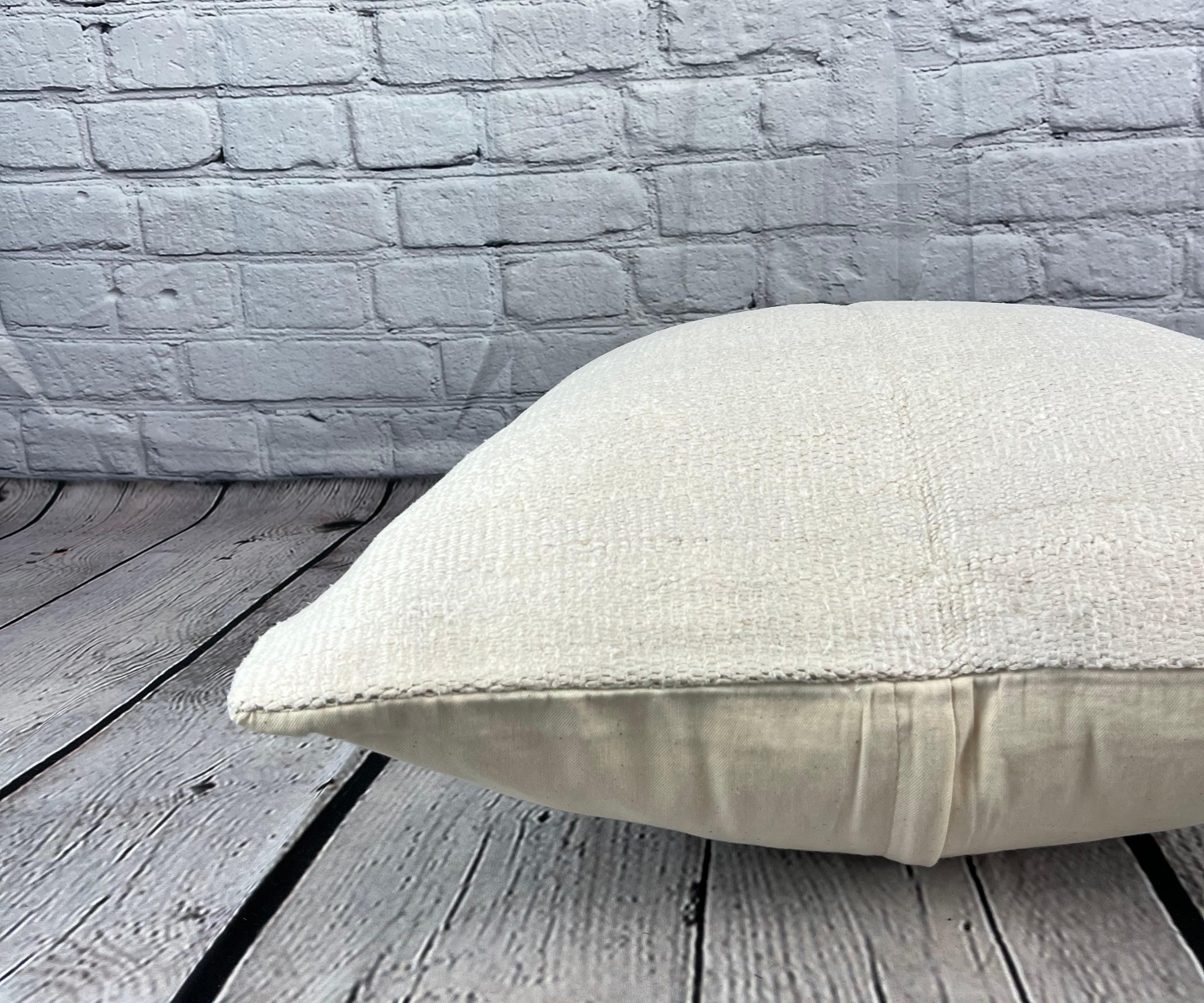 Noué à la main Coussin de coussin turc à ourlet 20 x 20, blanc naturel grisâtre, couvercle n° 6596 en vente