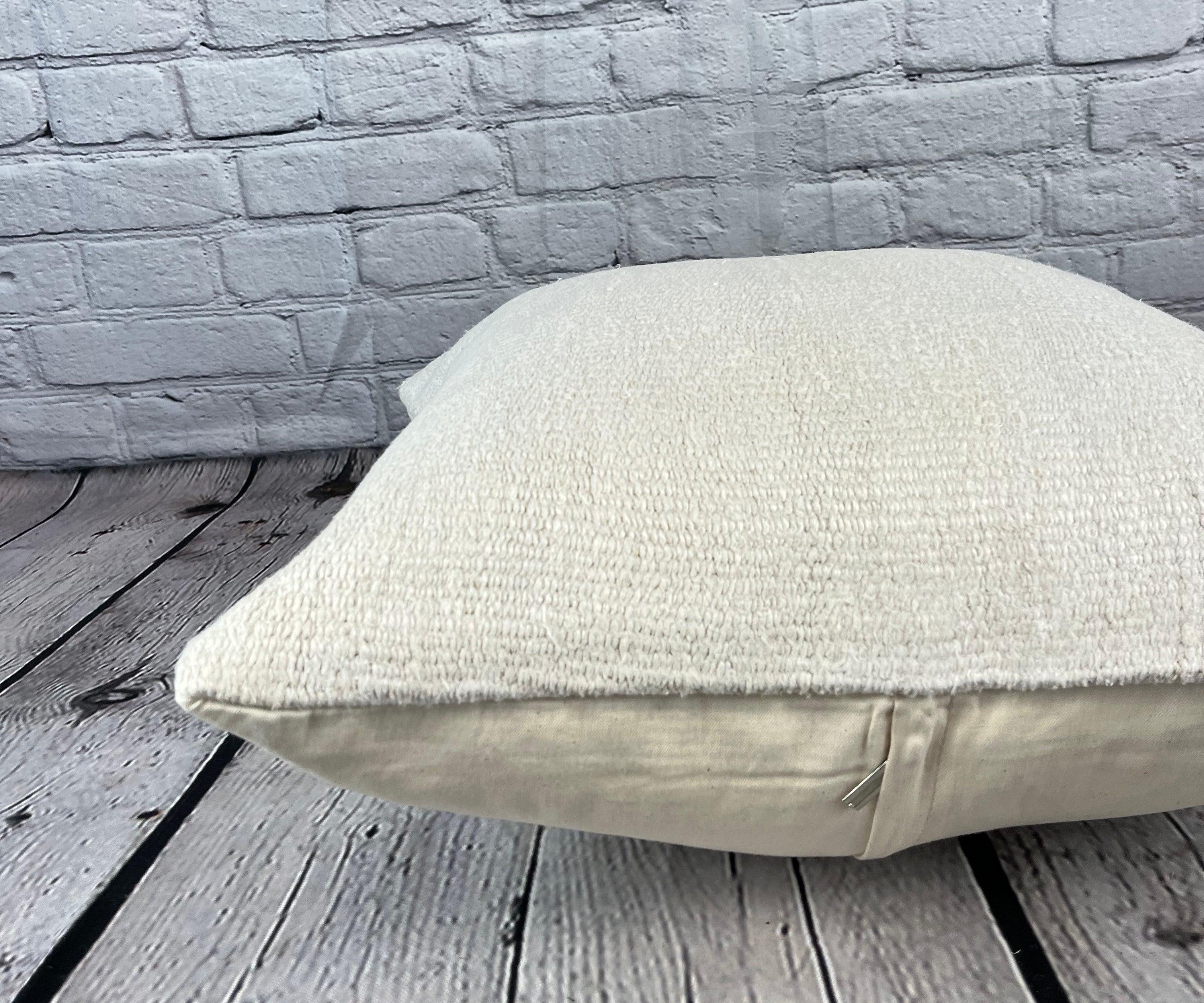 Annodato a mano Cuscino turco in canapa 20 x 20 Nature grigio-bianco Copricuscino #6600 in vendita