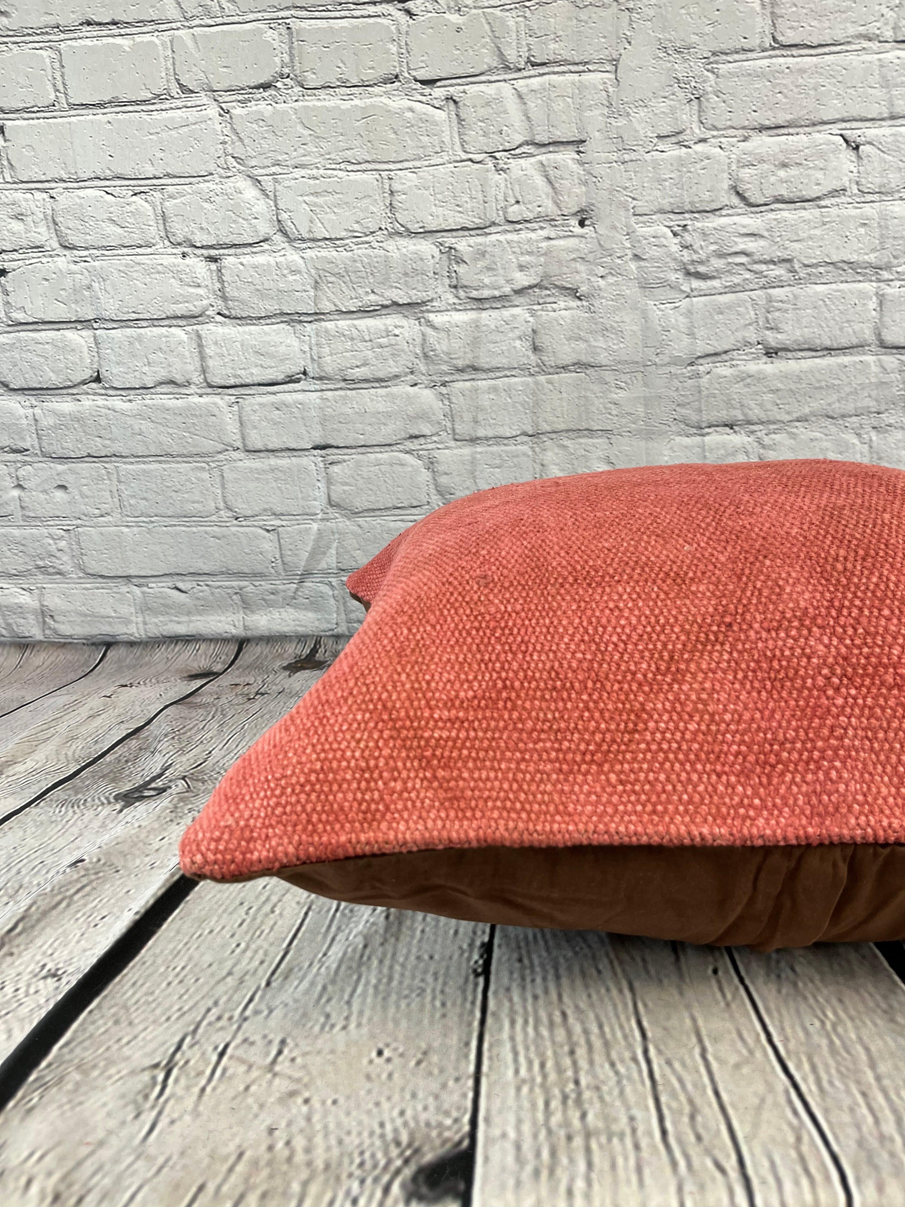 Noué à la main Coussin de coussin turc à ourlet 20 x 20 rouge rosé naturel, couvercle de coussin n° 6456 en vente