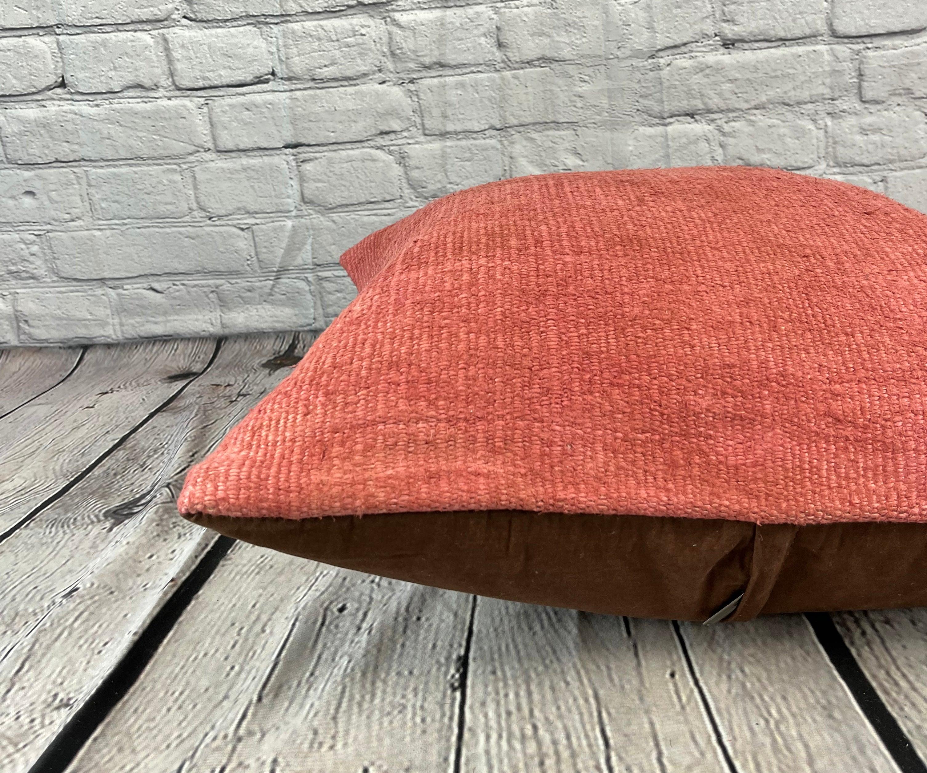 20 x 20 Hemp Türkisches Kissen, natürliches rosa-rotes Kissen, Kissen-Kissenbezug #6462 im Zustand „Neu“ im Angebot in Houston, TX