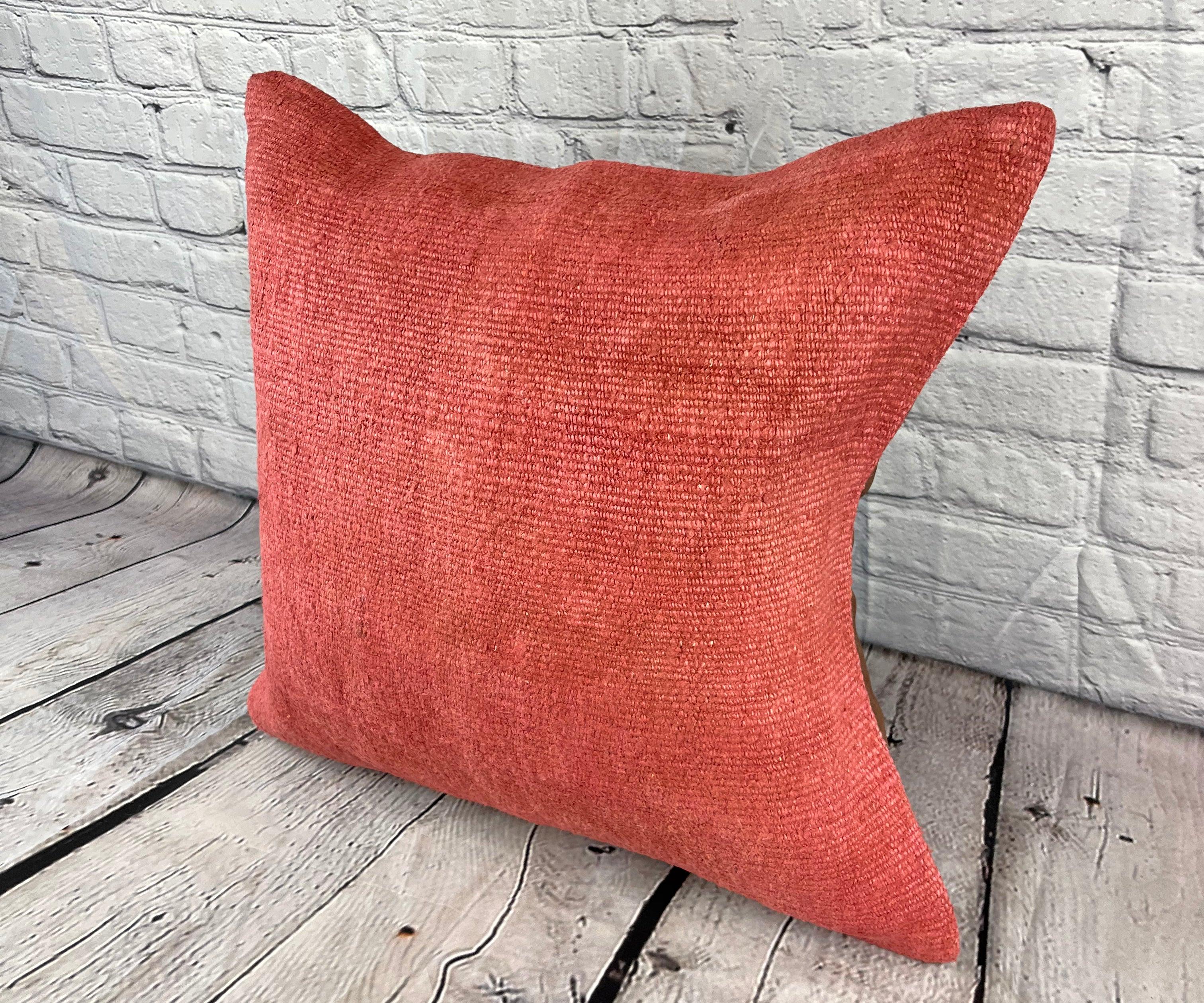 20 x 20 Cuscino in Canapa Cuscino Turco Nature Rosa Rosso Copricuscino #6469 Migliora l'arredamento della tua casa con il nostro Cuscino in Canapa Cuscino Turco. Questo squisito copricuscino, meticolosamente tessuto a mano, aggiunge un tocco di