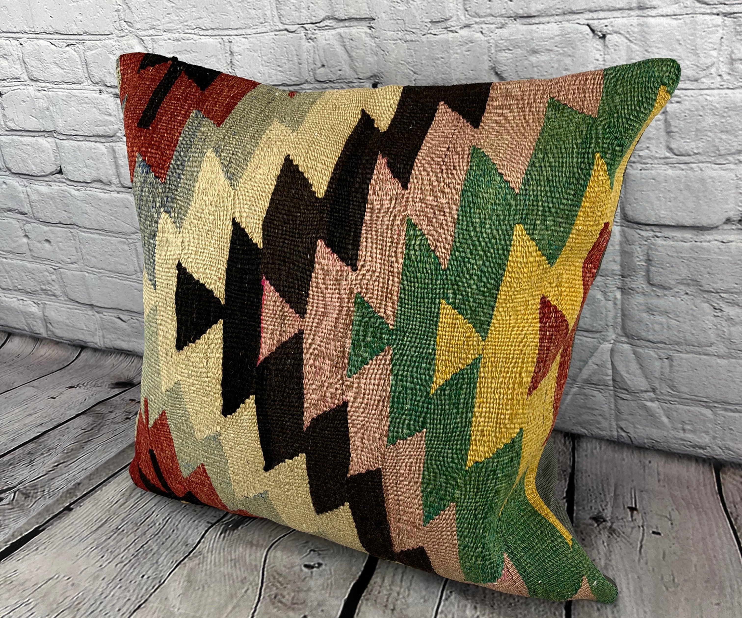 20 x 20 Cuscino Kilim Cuscino Turco Nature Copricuscino Moderno #6745 Migliora l'arredamento della tua casa con il nostro cuscino Kilim Cuscino Turco. Questo squisito copricuscino, meticolosamente tessuto a mano, dona un tocco di eleganza e di