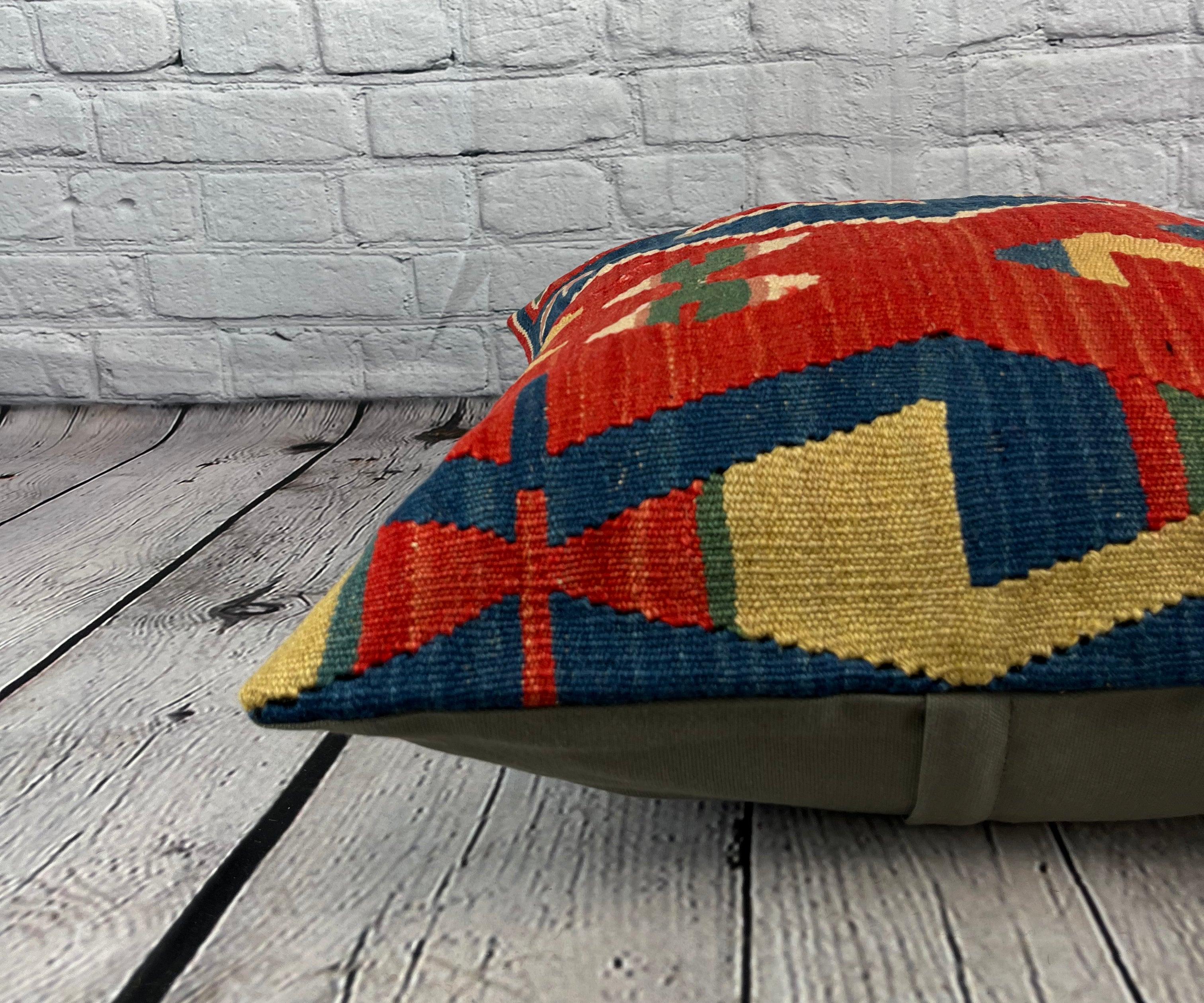 20 x 20 Kilim Pillow Turkish Cushion Natural Red Pillow Cushion Cover #6187 In New Condition For Sale In Houston, TX