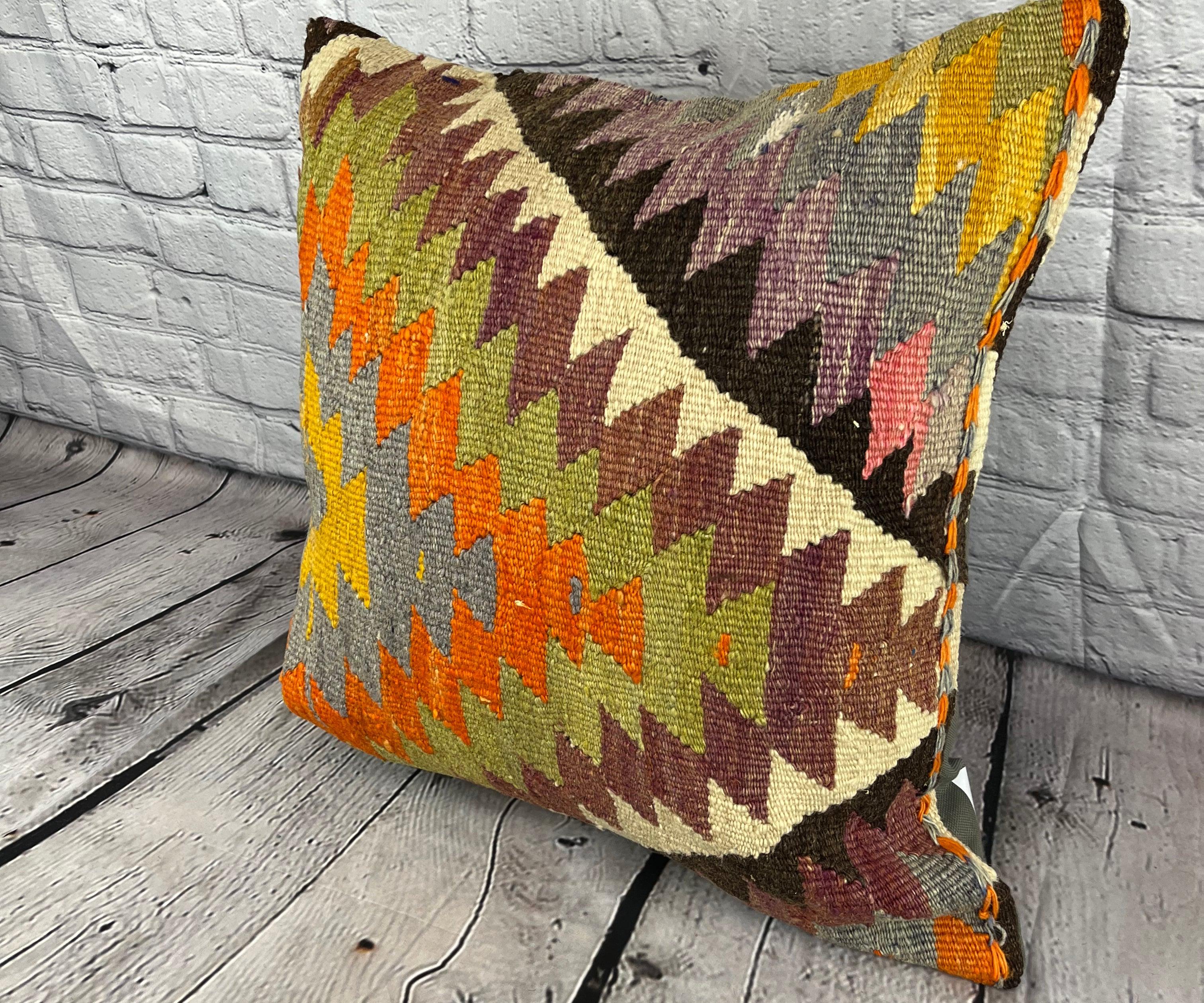 20 x 20 Kilim Pillow Turkish Cushion Natural Aegean Serenity Pillow Cushion Cover #6743 Verschönern Sie Ihr Zuhause mit unserem Kilim Pillow Turkish Kilim Cushion. Dieser exquisite, sorgfältig handgewebte Kissenbezug bringt einen Hauch von Eleganz
