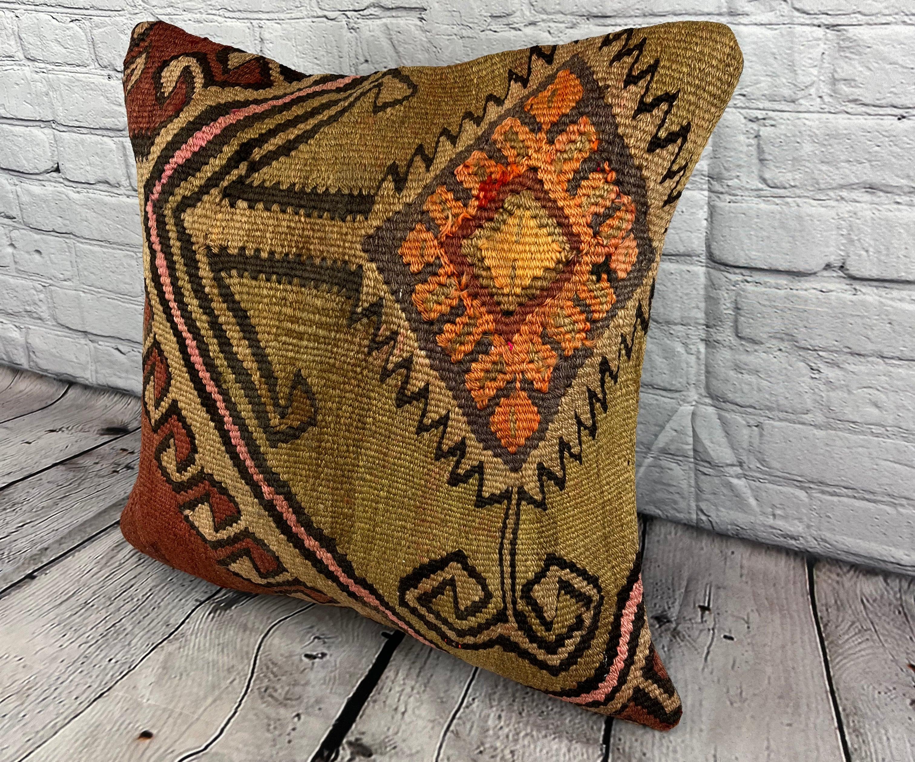 20 x 20 Kilim Pillow Turkish Cushion Natural Drift Wood Pillow Cushion Cover #6734 Verbessern Sie Ihr Zuhause mit unserem Kilim Pillow Turkish Kilim Cushion. Dieser exquisite, sorgfältig handgewebte Kissenbezug bringt einen Hauch von Eleganz und