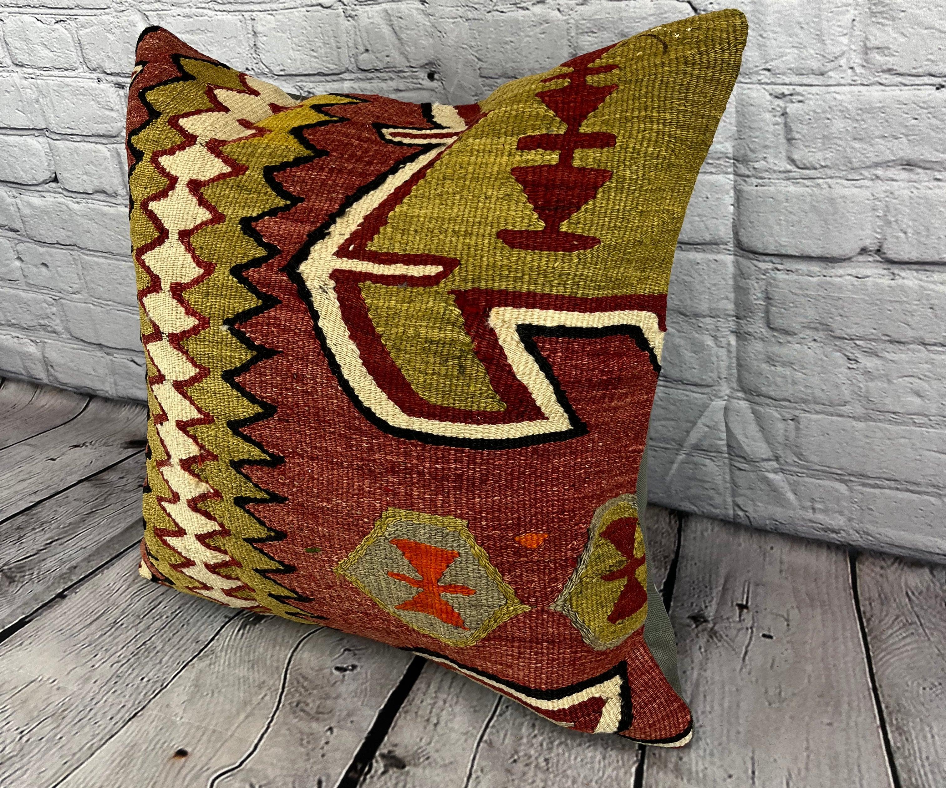 20 x 20 Kilim Pillow Turkish Cushion Natural Ottoman Majesty Pillow Cushion Cover #6753 Verschönern Sie Ihr Zuhause mit unserem Kilim Pillow Turkish Kilim Cushion. Dieser exquisite, sorgfältig handgewebte Kissenbezug bringt einen Hauch von Eleganz
